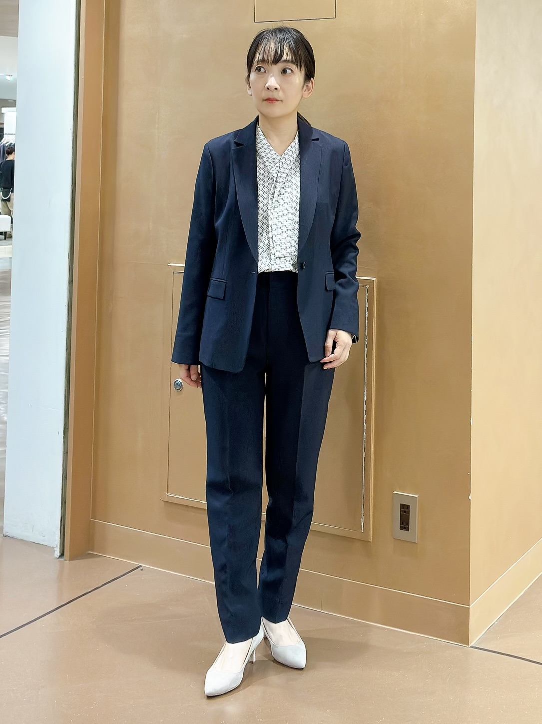 hattoriさんの「INDIVI｜【洗える／通勤／スーツ】メランジストレッチ テーラードカラージャケット」を使ったコーディネート