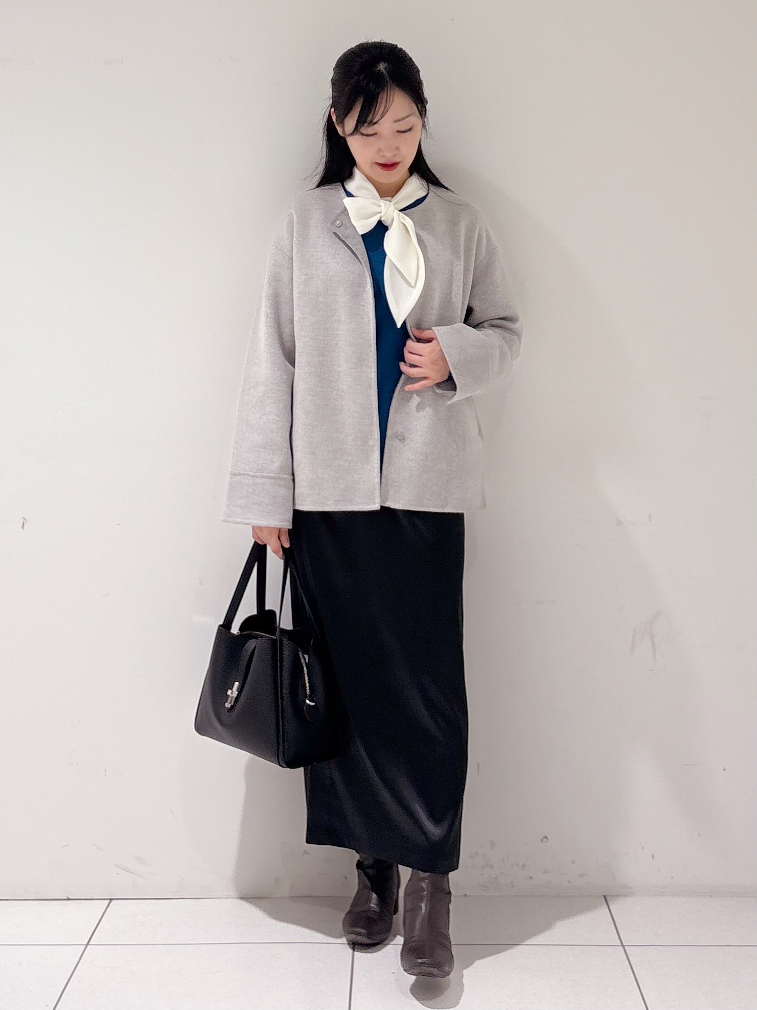 momokoさんの「INDIVI｜【ウール混／配色】ショート丈リバー丸首コート」を使ったコーディネート