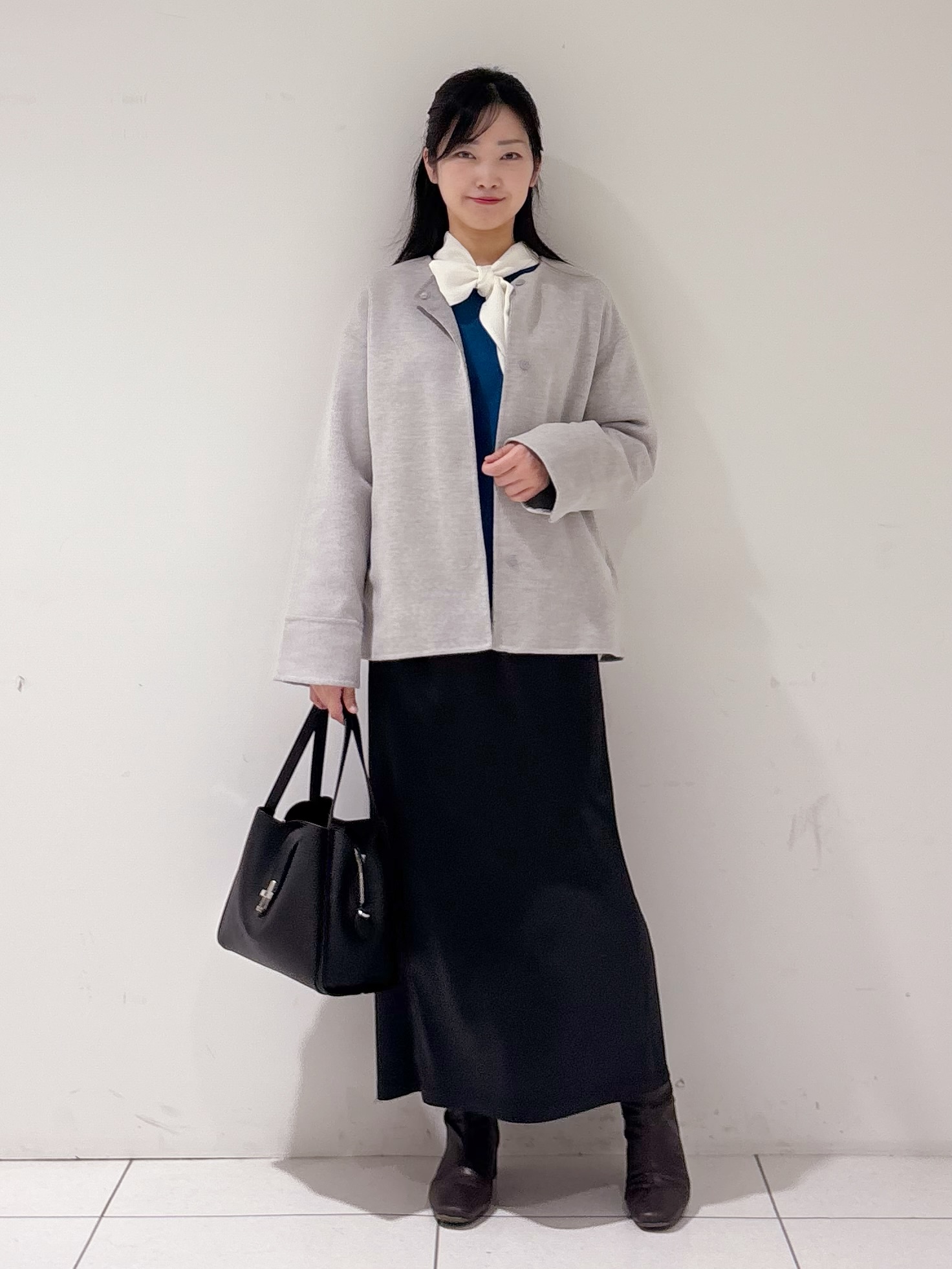 momokoさんの「INDIVI｜【ウール混／配色】ショート丈リバー丸首コート」を使ったコーディネート