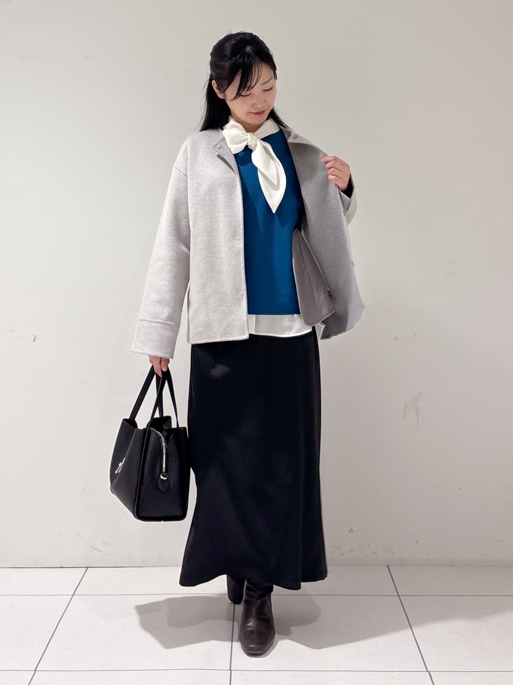momokoさんの「INDIVI｜【ウール混／配色】ショート丈リバー丸首コート」を使ったコーディネート