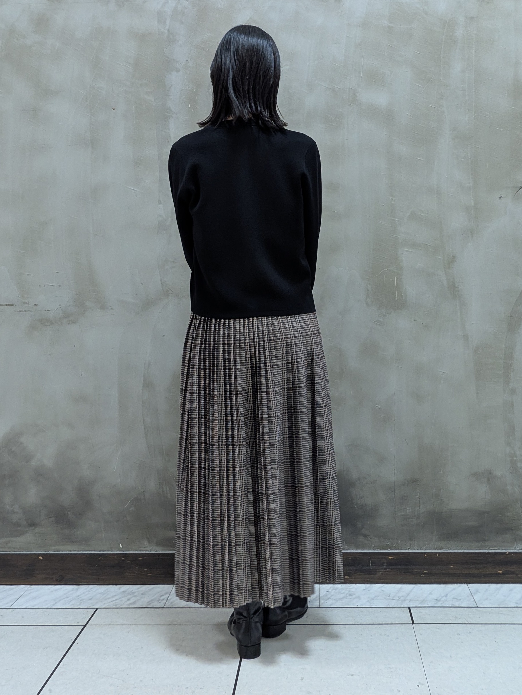 shioさんの「grove｜ダブルフェイスクルーネックカーディガン」を使ったコーディネート