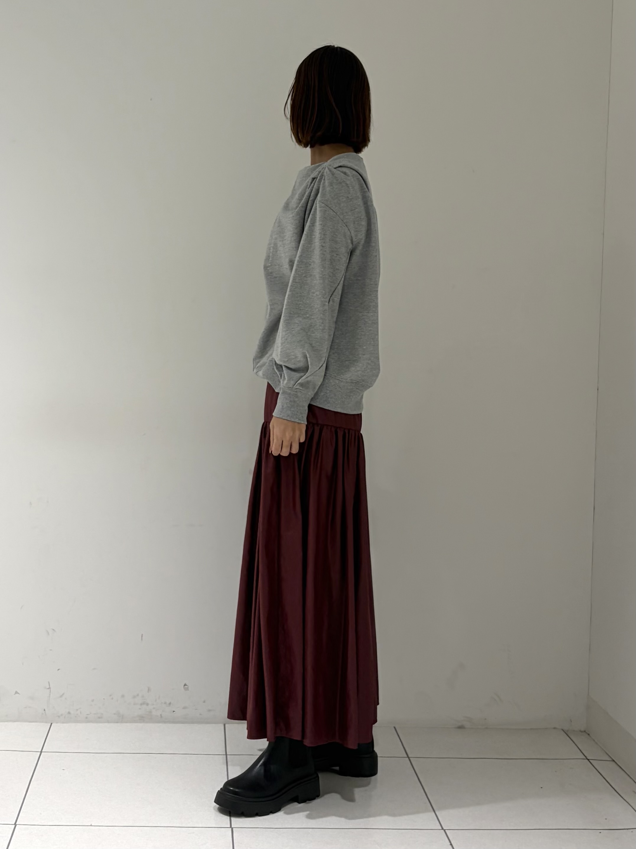 shioriさんの「INDIVI｜裏毛オフショルカットソー」を使ったコーディネート