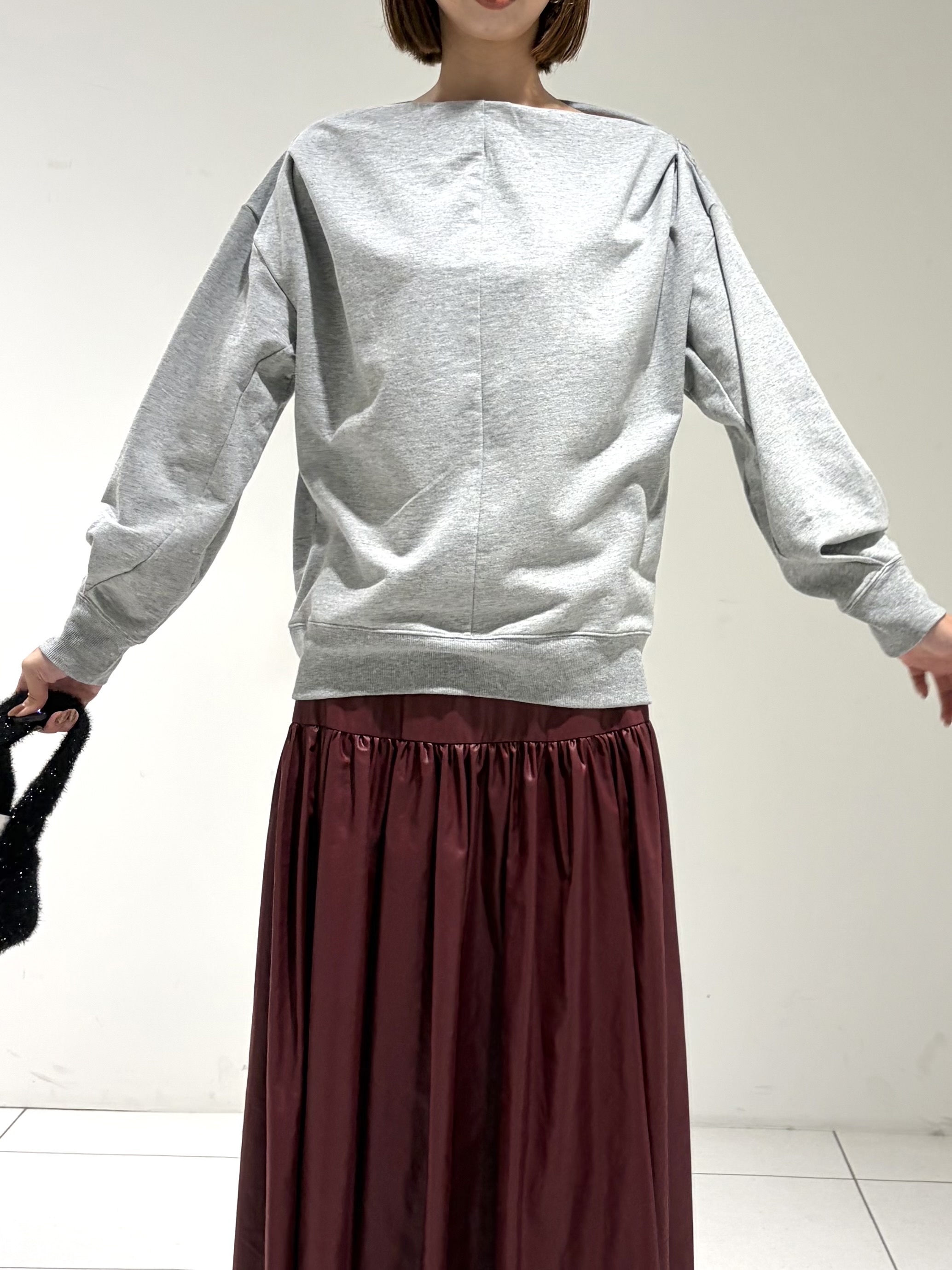 shioriさんの「INDIVI｜裏毛オフショルカットソー」を使ったコーディネート