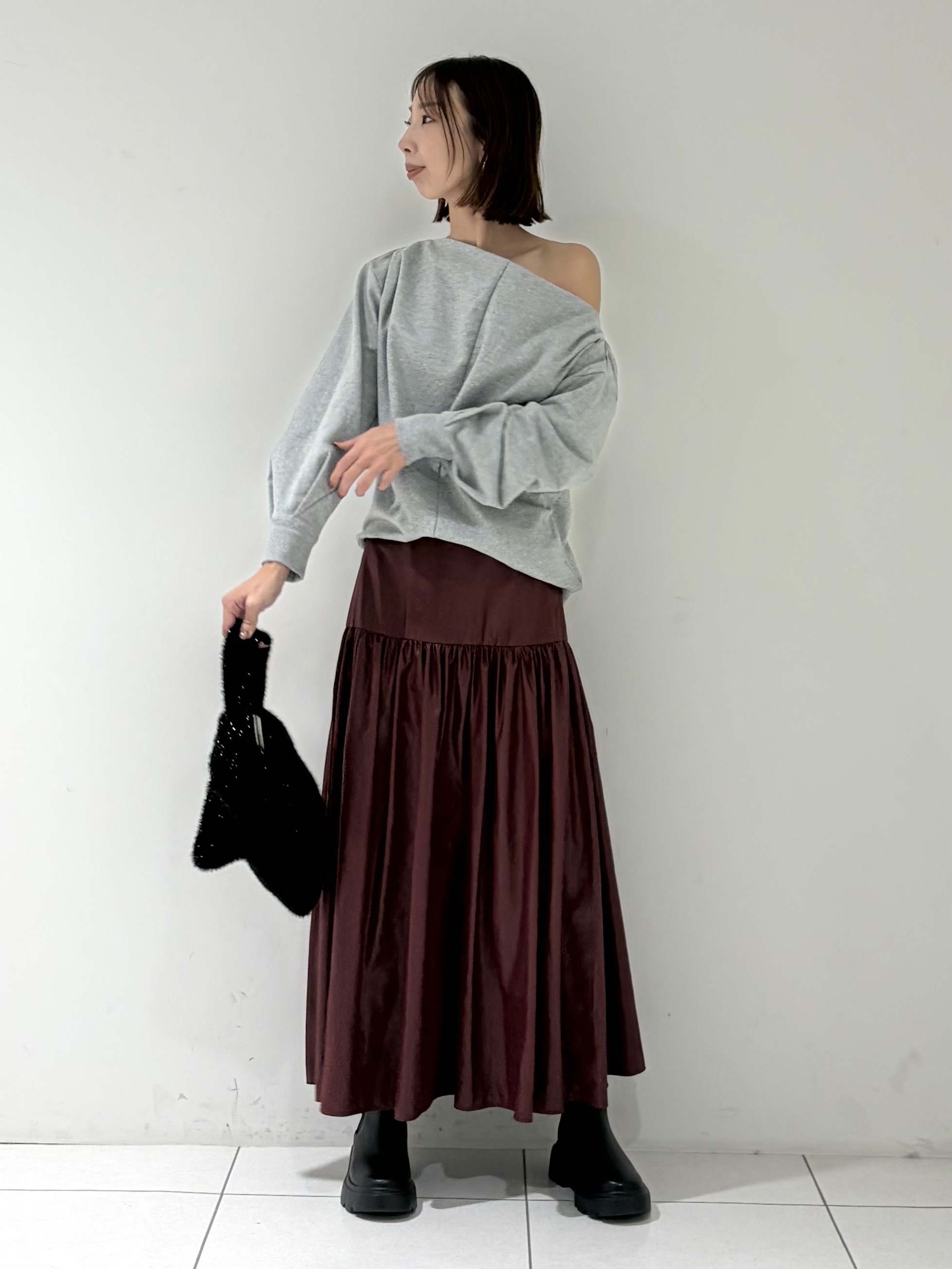 shioriさんの「INDIVI｜裏毛オフショルカットソー」を使ったコーディネート