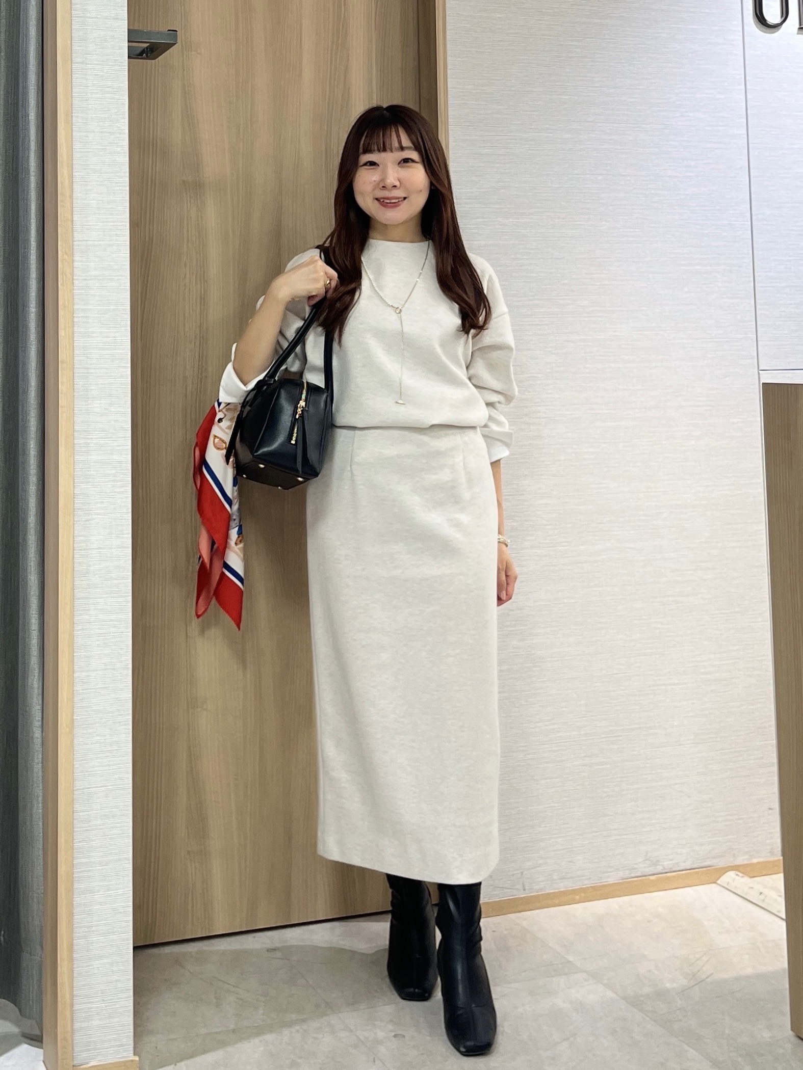 KAHOさんの「UNTITLED｜【セットアップ可/スウェットライク】袖口シャツドッキングプルオーバー」を使ったコーディネート