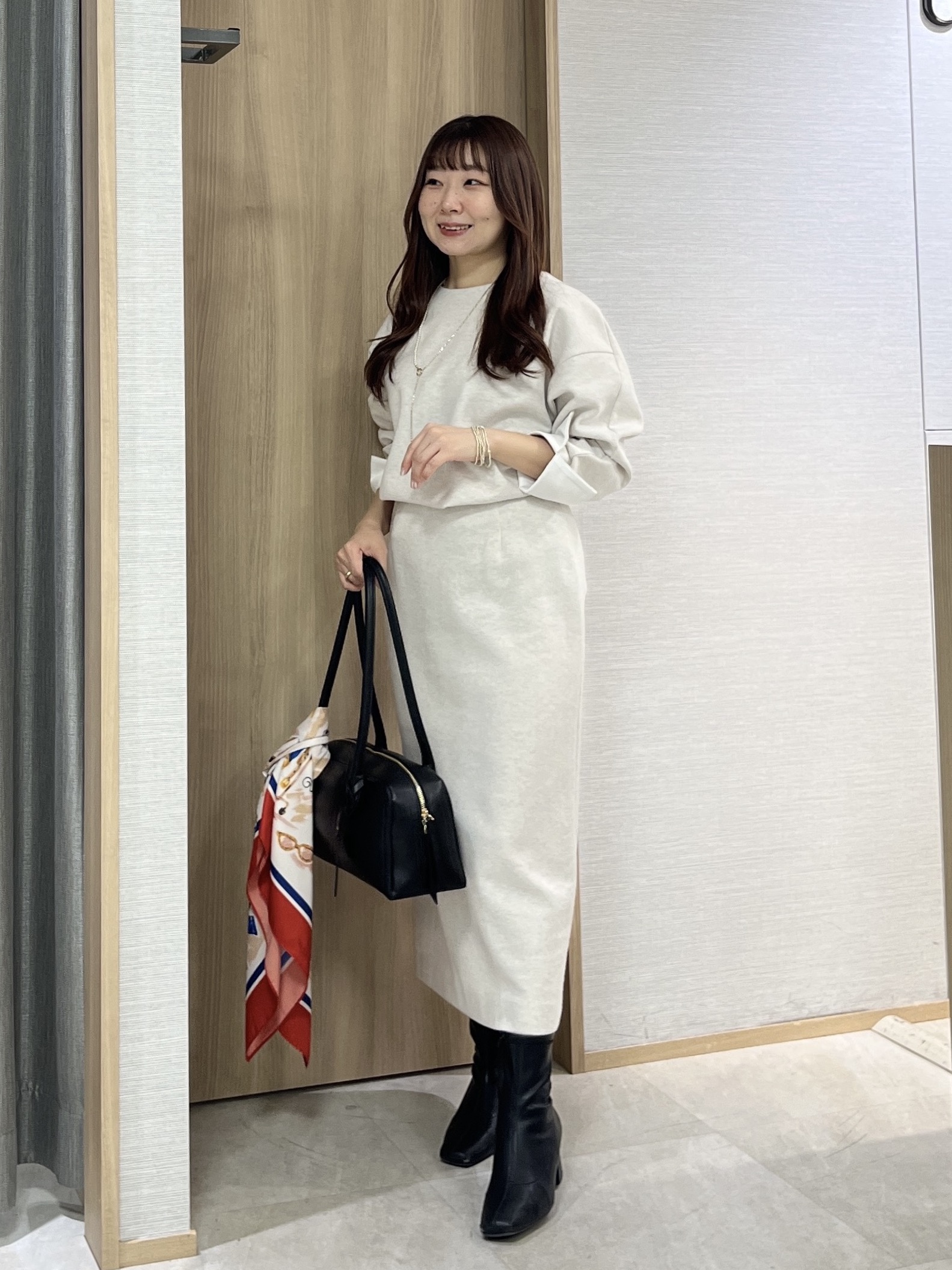 KAHOさんの「UNTITLED｜【セットアップ可/スウェットライク】袖口シャツドッキングプルオーバー」を使ったコーディネート