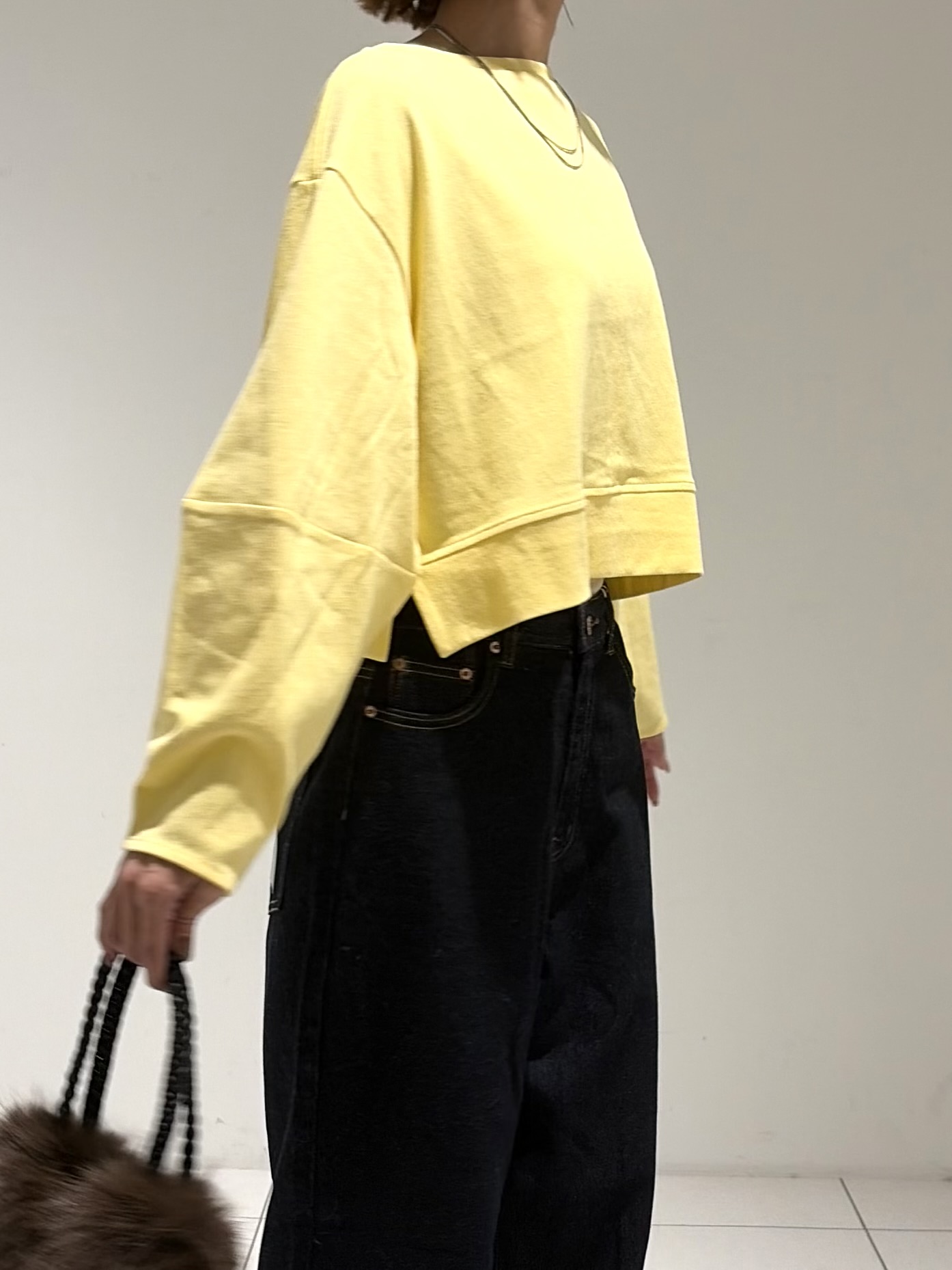 shioriさんの「INDIVI｜ロングスリーブフォルムカットソー【洗える】」を使ったコーディネート