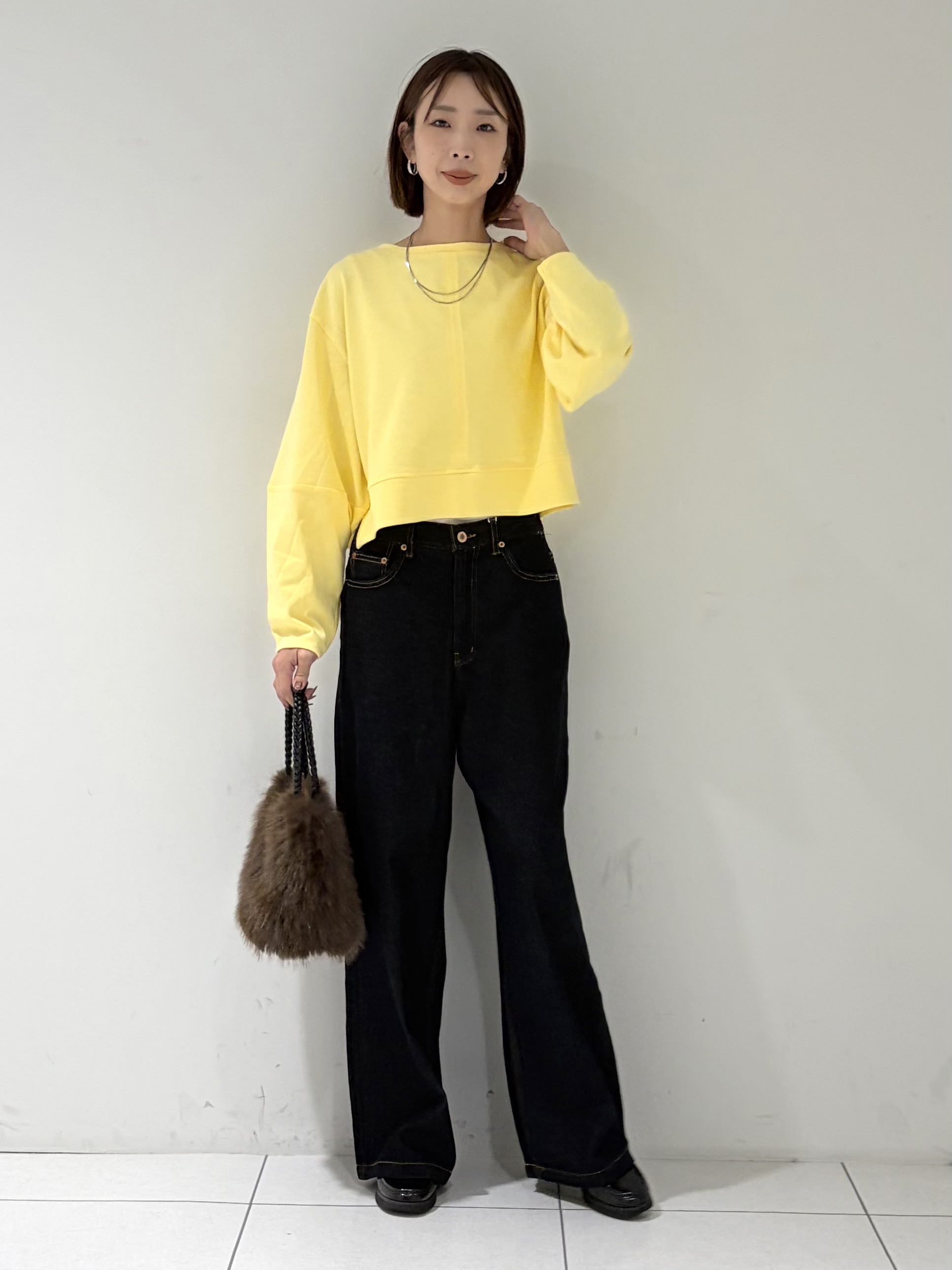 shioriさんの「INDIVI｜ロングスリーブフォルムカットソー【洗える】」を使ったコーディネート