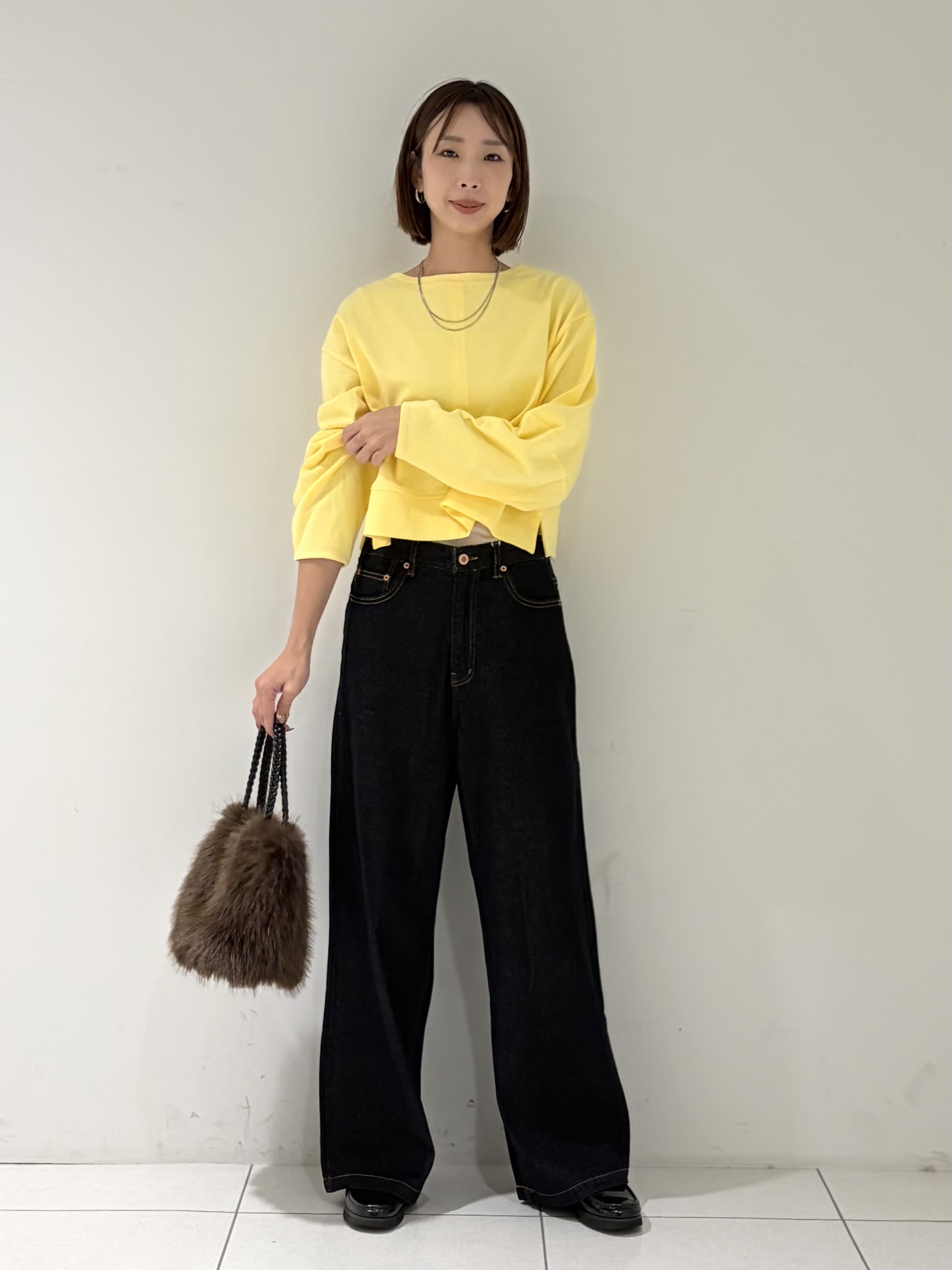 shioriさんの「INDIVI｜ロングスリーブフォルムカットソー【洗える】」を使ったコーディネート