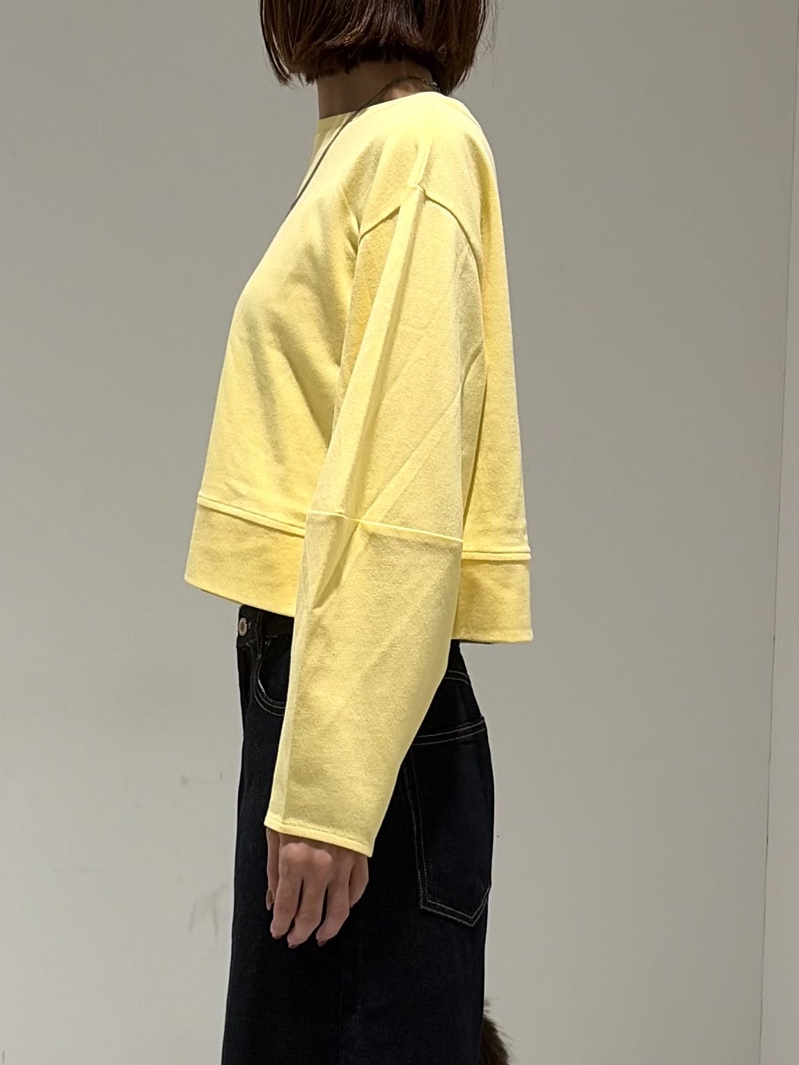 shioriさんの「INDIVI｜ロングスリーブフォルムカットソー【洗える】」を使ったコーディネート