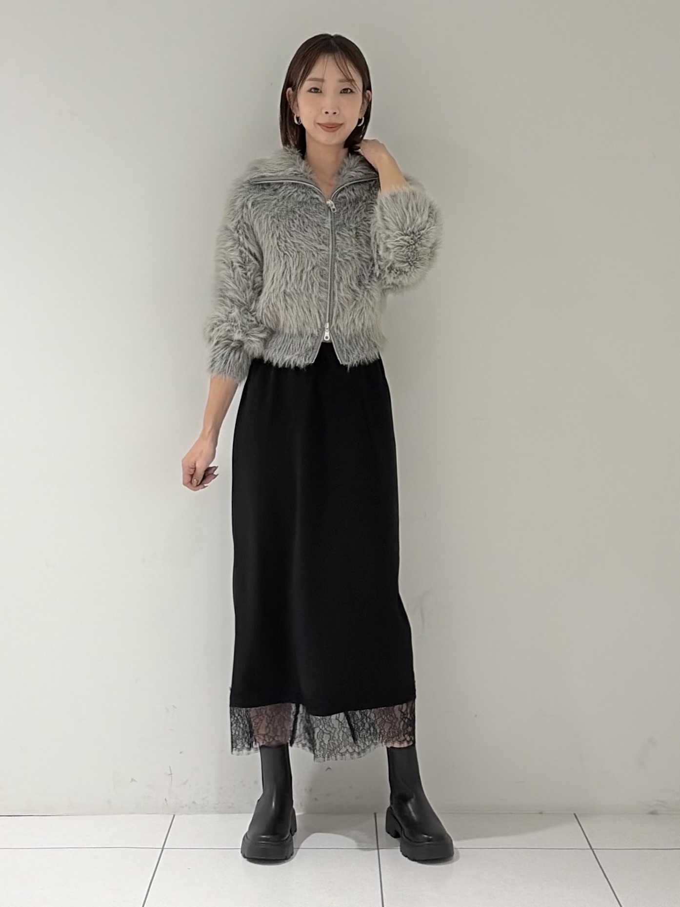 shioriさんの「INDIVI｜フェザーニットジップカーディガン」を使ったコーディネート