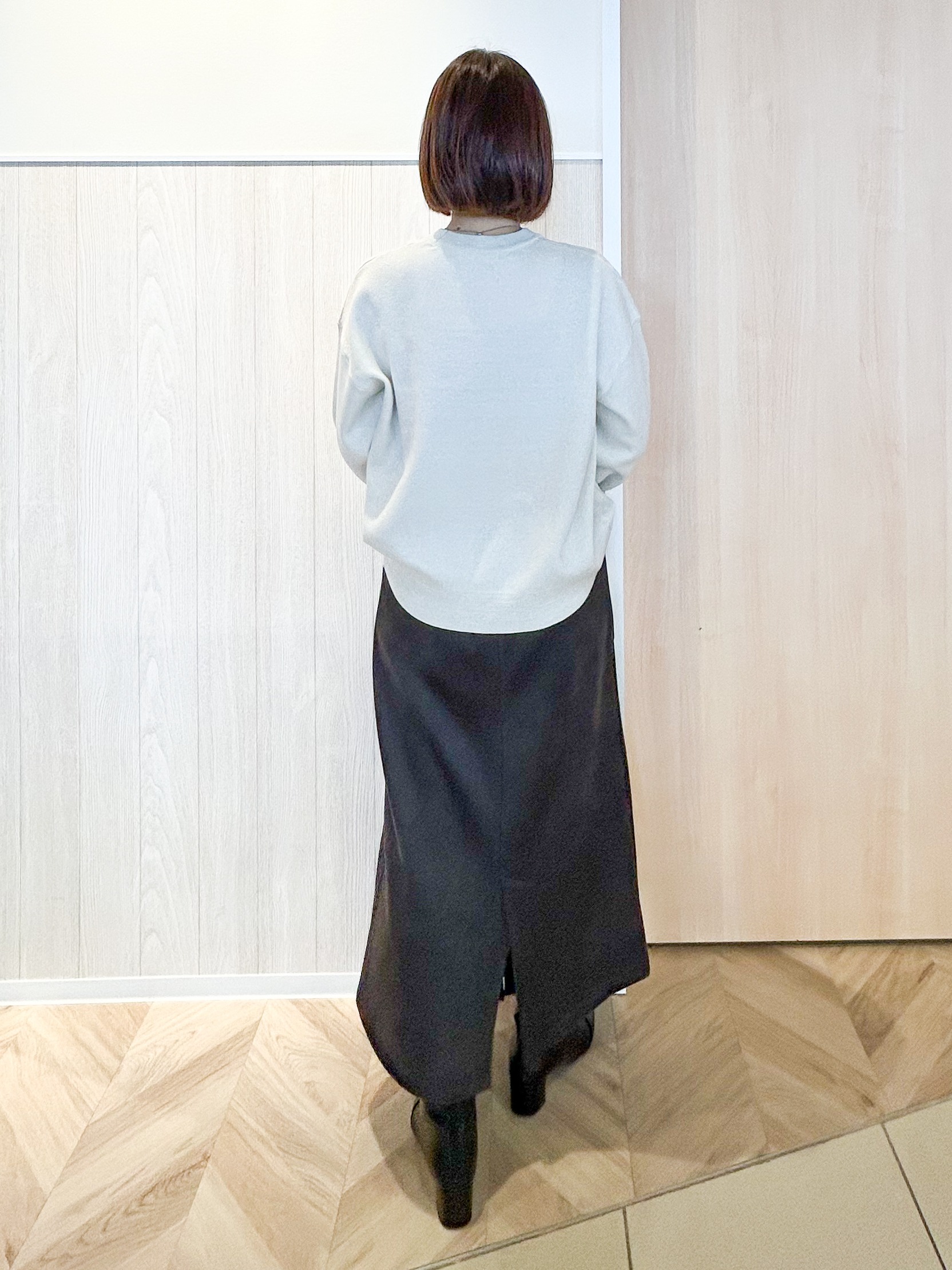 tomoさんの「SHOO･LA･RUE｜【S-LL/洗濯機可/体型カバー】繊細なラメが品よく華やか スウェットライクニット」を使ったコーディネート