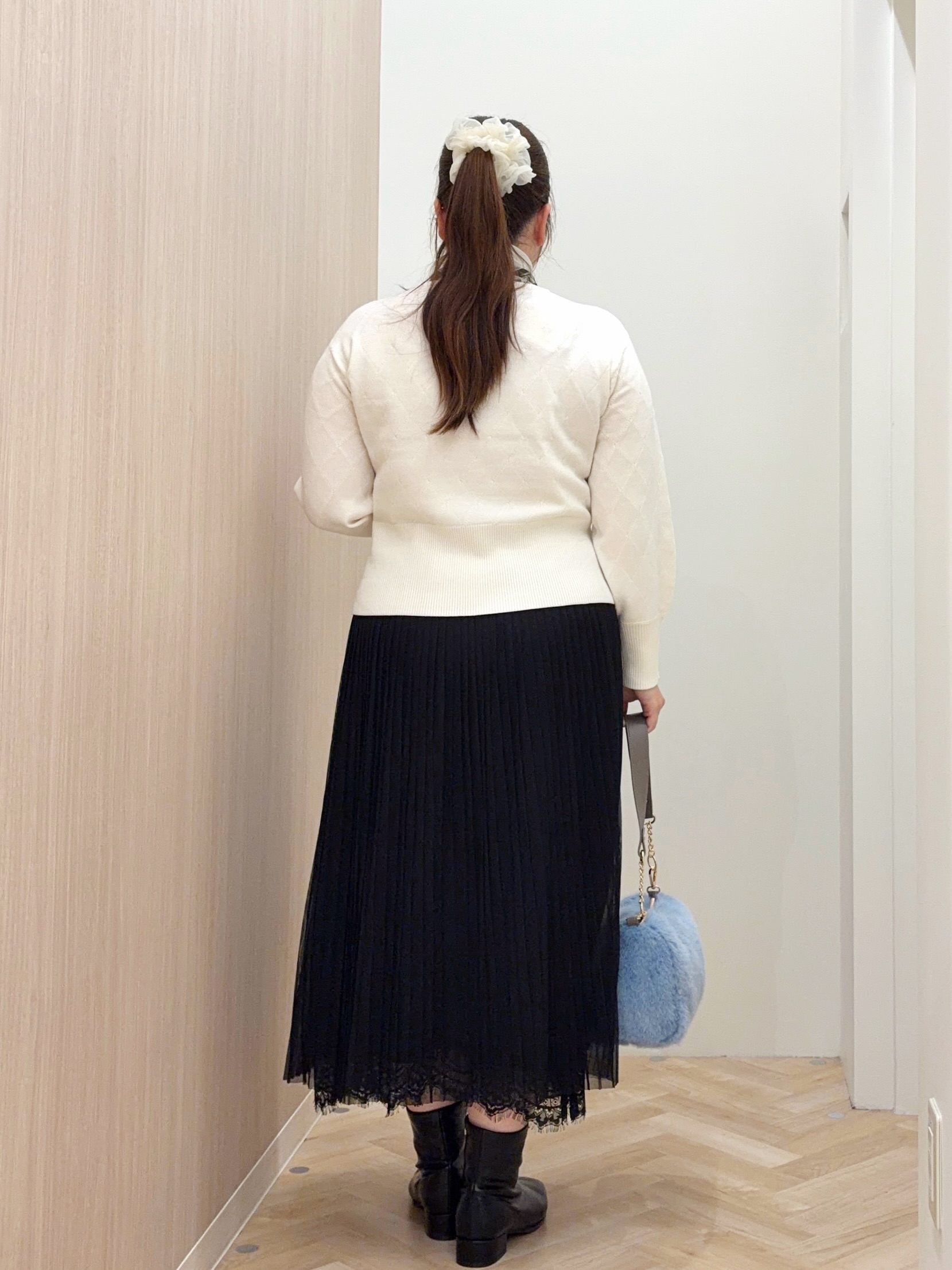 akariさんの「grove｜【インしない・毛玉軽減】大人上品なダイヤ柄ニット」を使ったコーディネート
