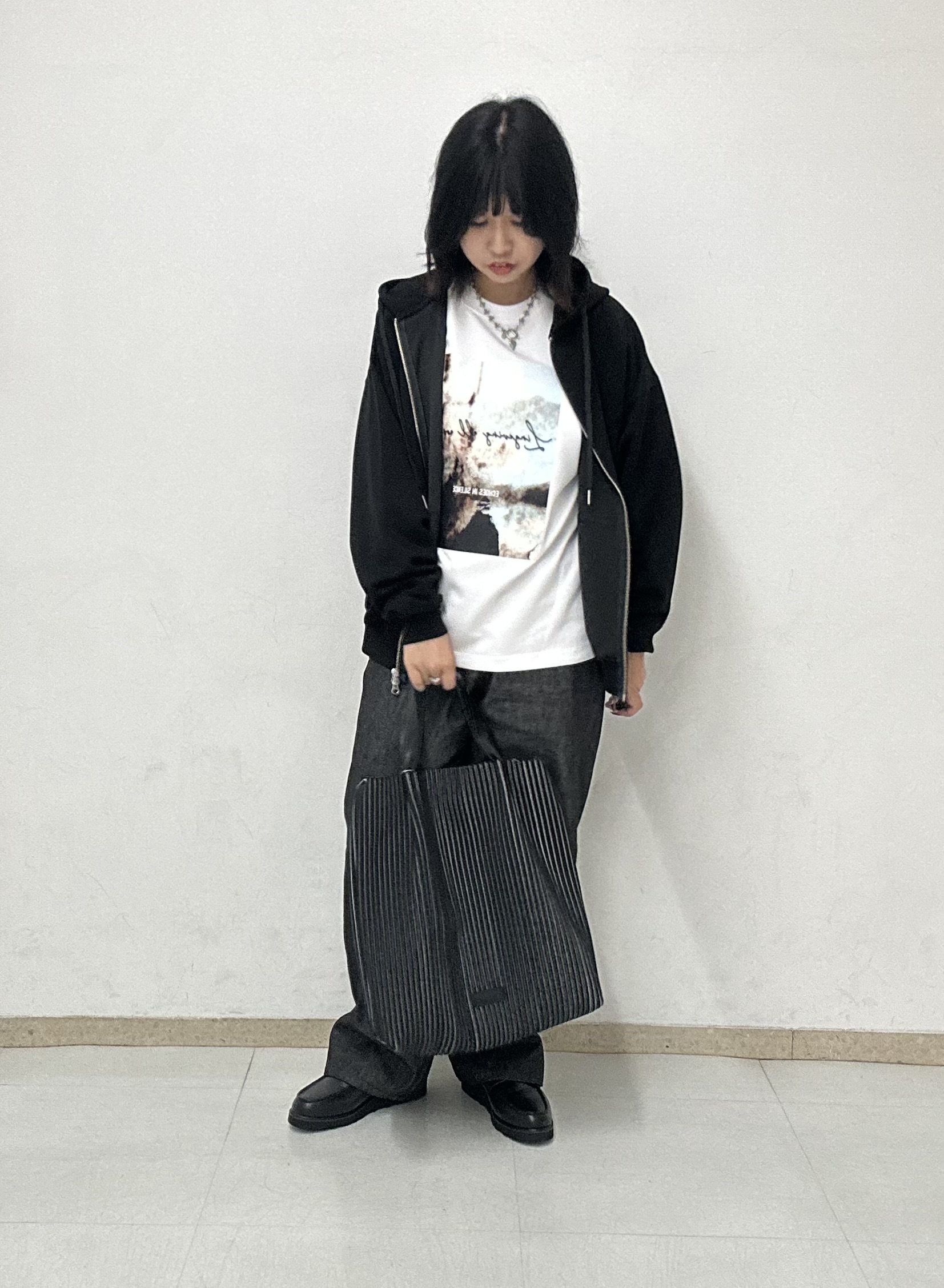MANAさんの「tk.TAKEO KIKUCHI｜【TOROMIシリーズ】シルキータッチZIPパーカー」を使ったコーディネート
