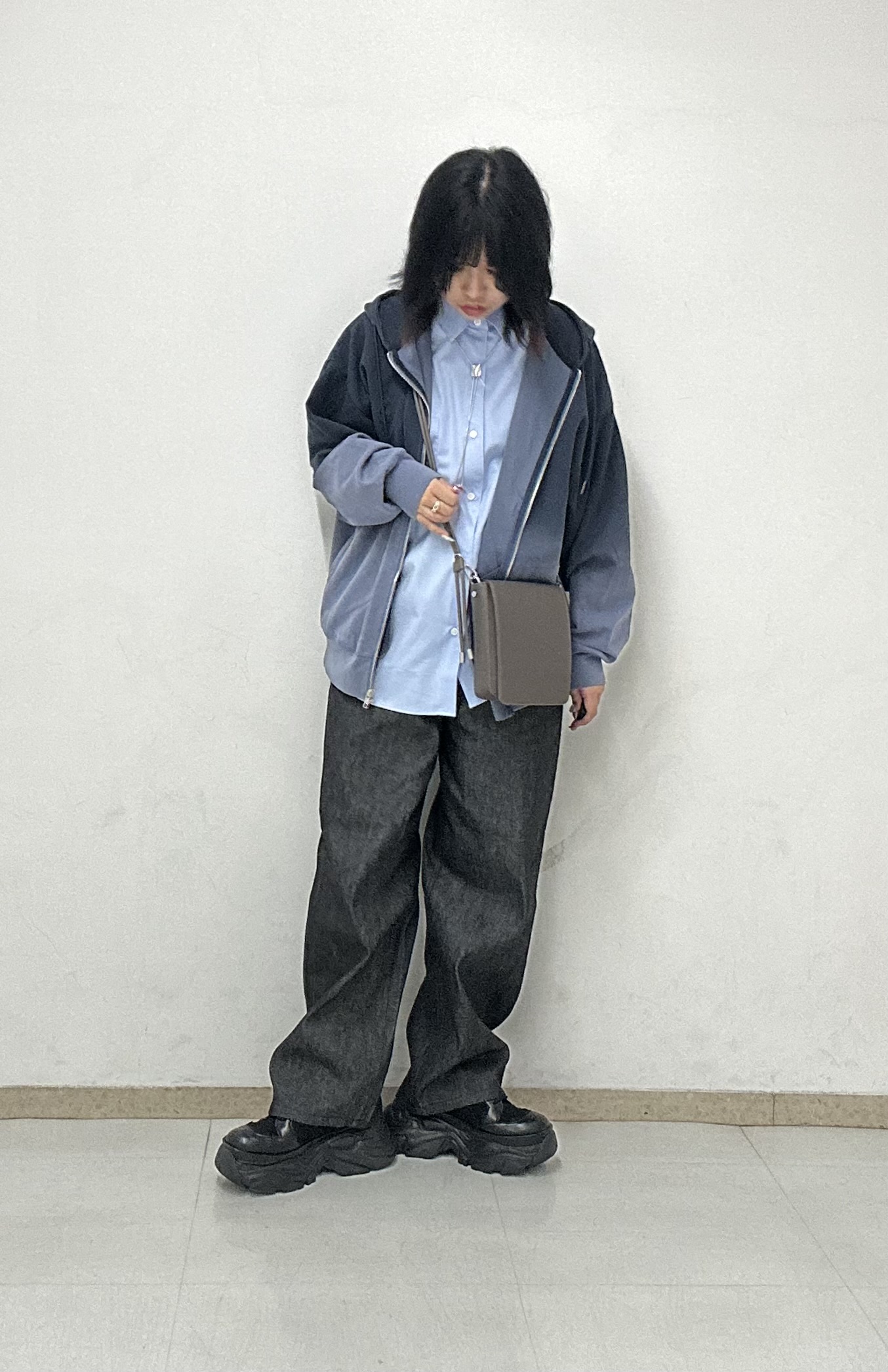 MANAさんの「tk.TAKEO KIKUCHI｜【色褪せしにくいデニム】Comfy Fadeless Denim Seriesバレルデニム」を使ったコーディネート