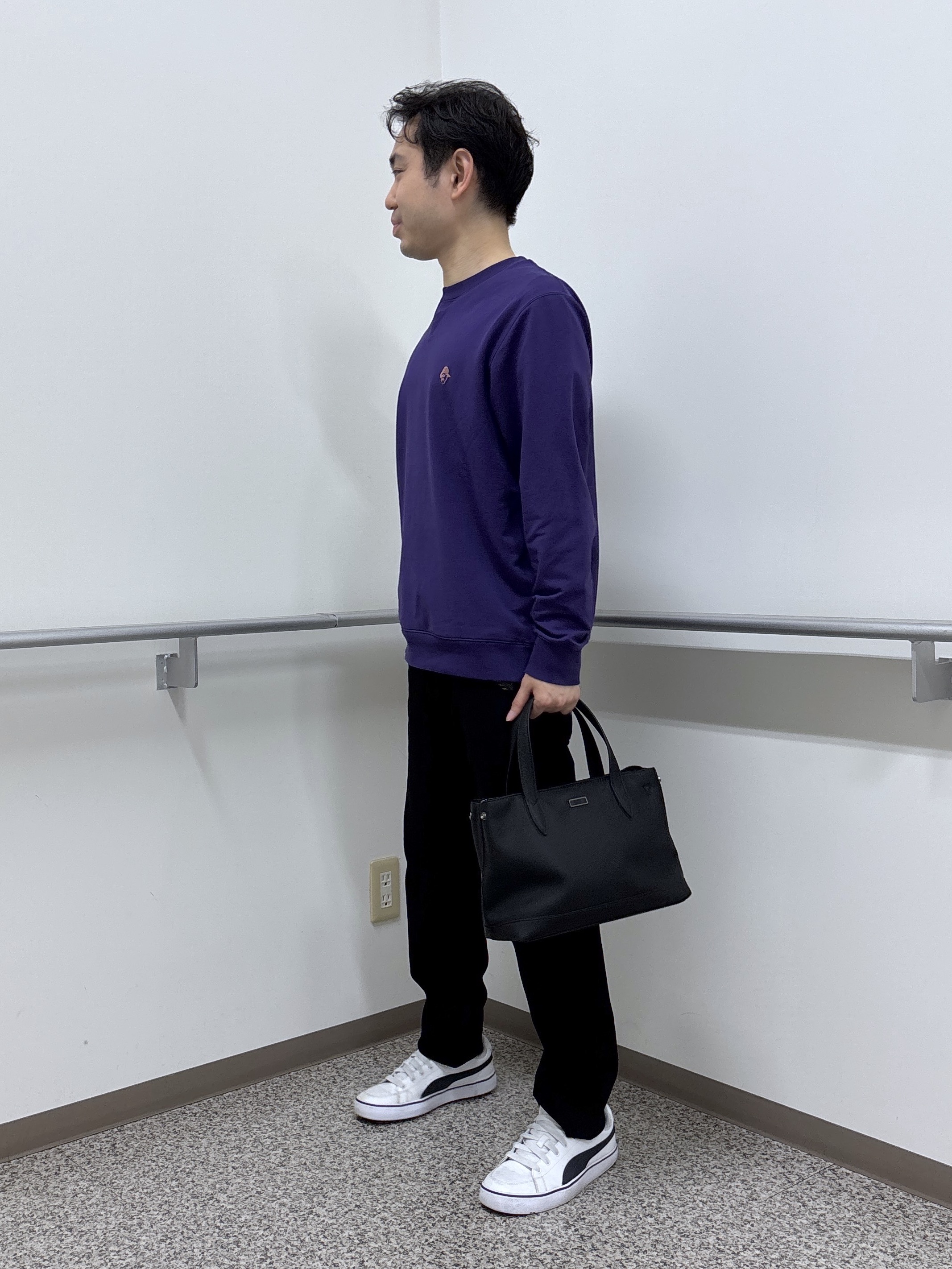 KEIさんの「TAKEO KIKUCHI｜ワンポイント刺繍 ミニ裏毛 プルオーバージャージ」を使ったコーディネート