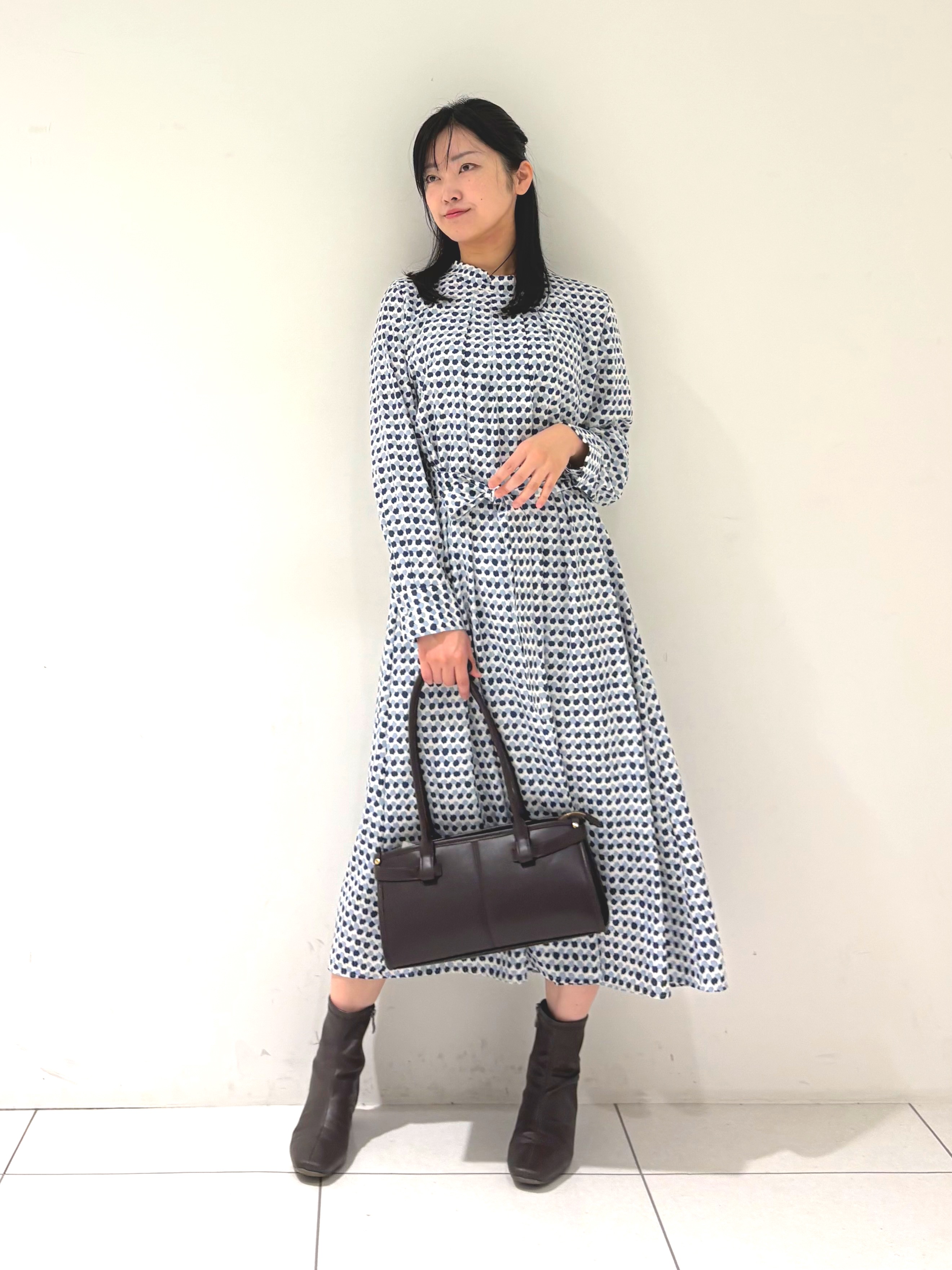 momokoさんの「INDIVI｜【選べる6色／ストレッチ◎】きれいめドルマンスリーブニット」を使ったコーディネート
