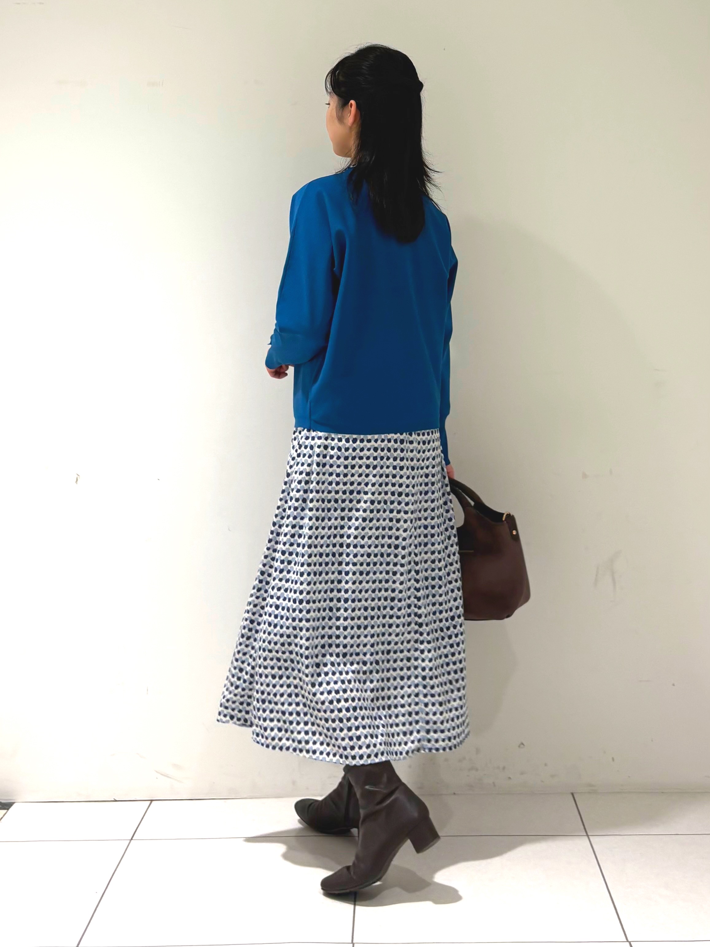 momokoさんの「INDIVI｜【選べる6色／ストレッチ◎】きれいめドルマンスリーブニット」を使ったコーディネート