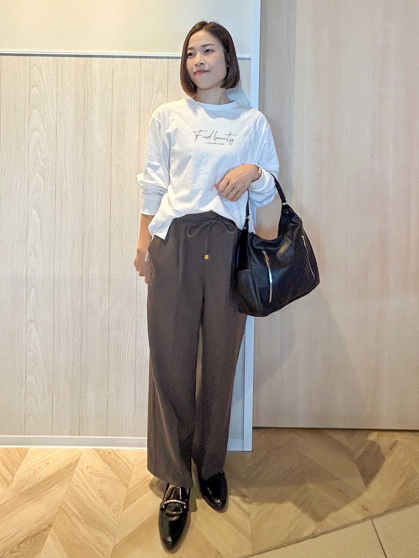 tomoさんの「SHOO･LA･RUE｜【毛玉になりにくい/S-LL/洗濯機可/体型カバー】Vネックゆったりカーディガン」を使ったコーディネート