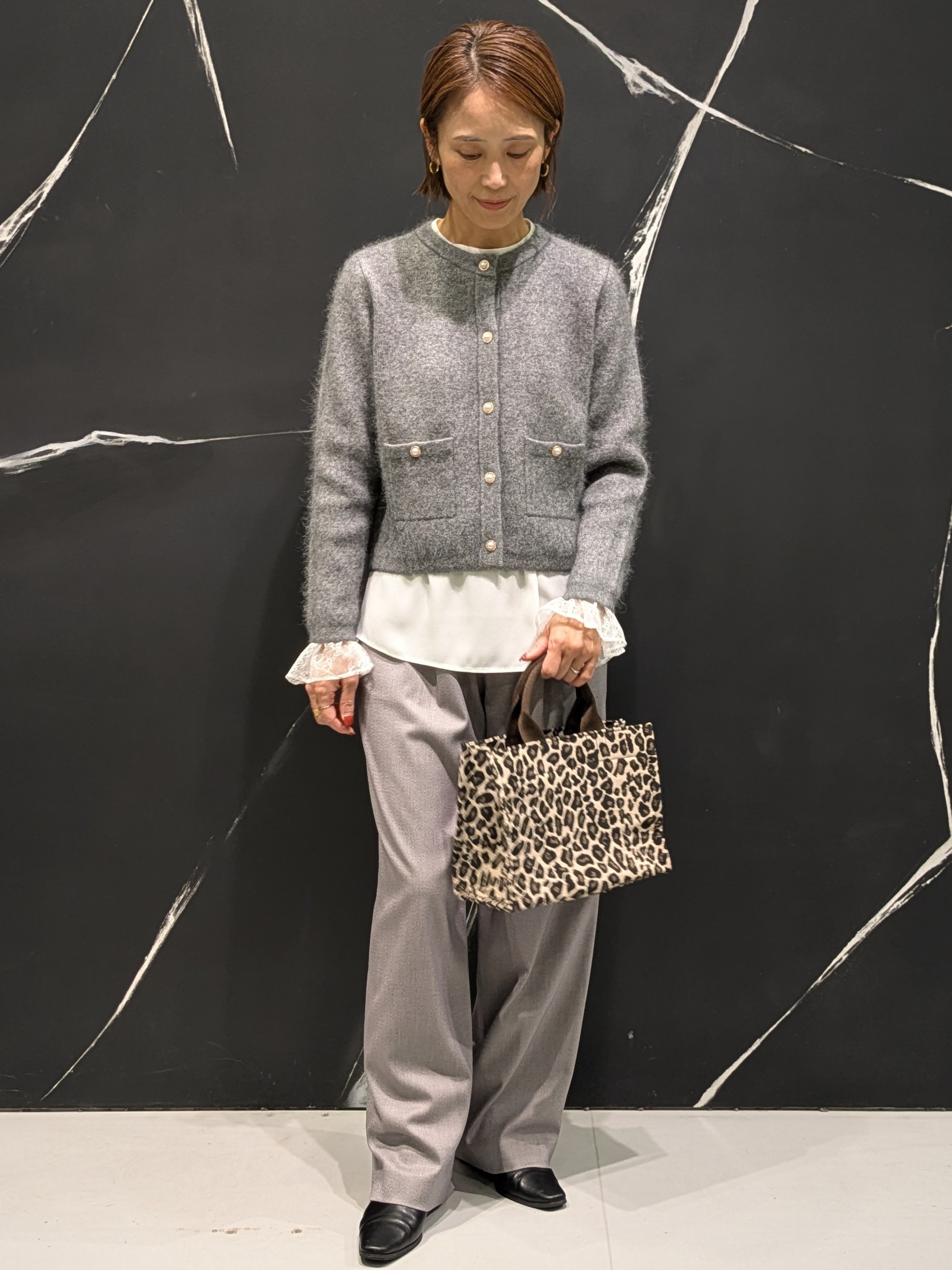 MIKIさんの「COUP DE CHANCE｜【手洗い可／ラクーン混】ヘアリーカーディガン」を使ったコーディネート