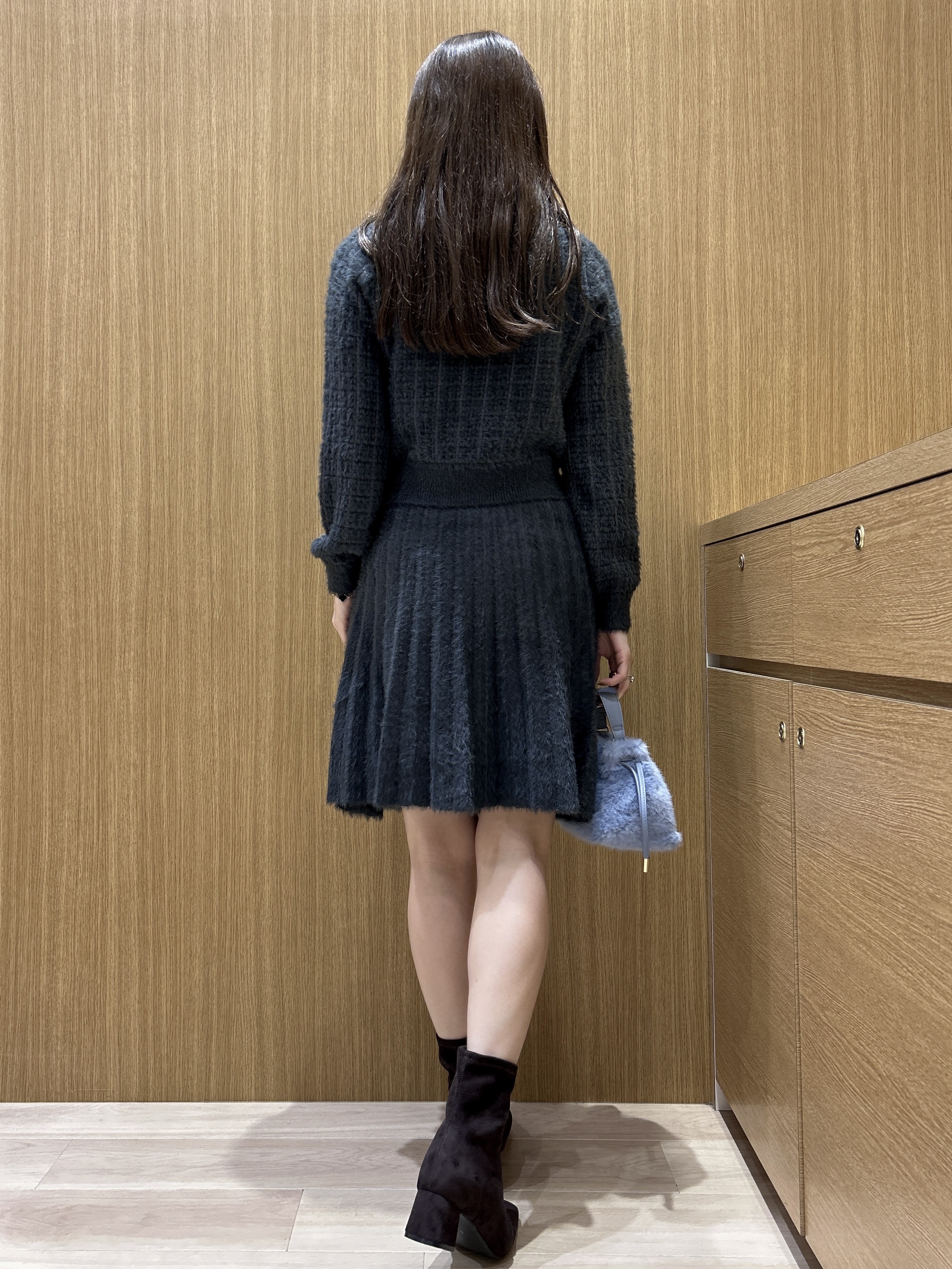 maiさんの「OPAQUE.CLIP｜【セットアップ】ツィード調フラワーボタンカーディガン《洗濯機OK／抗ピル》」を使ったコーディネート