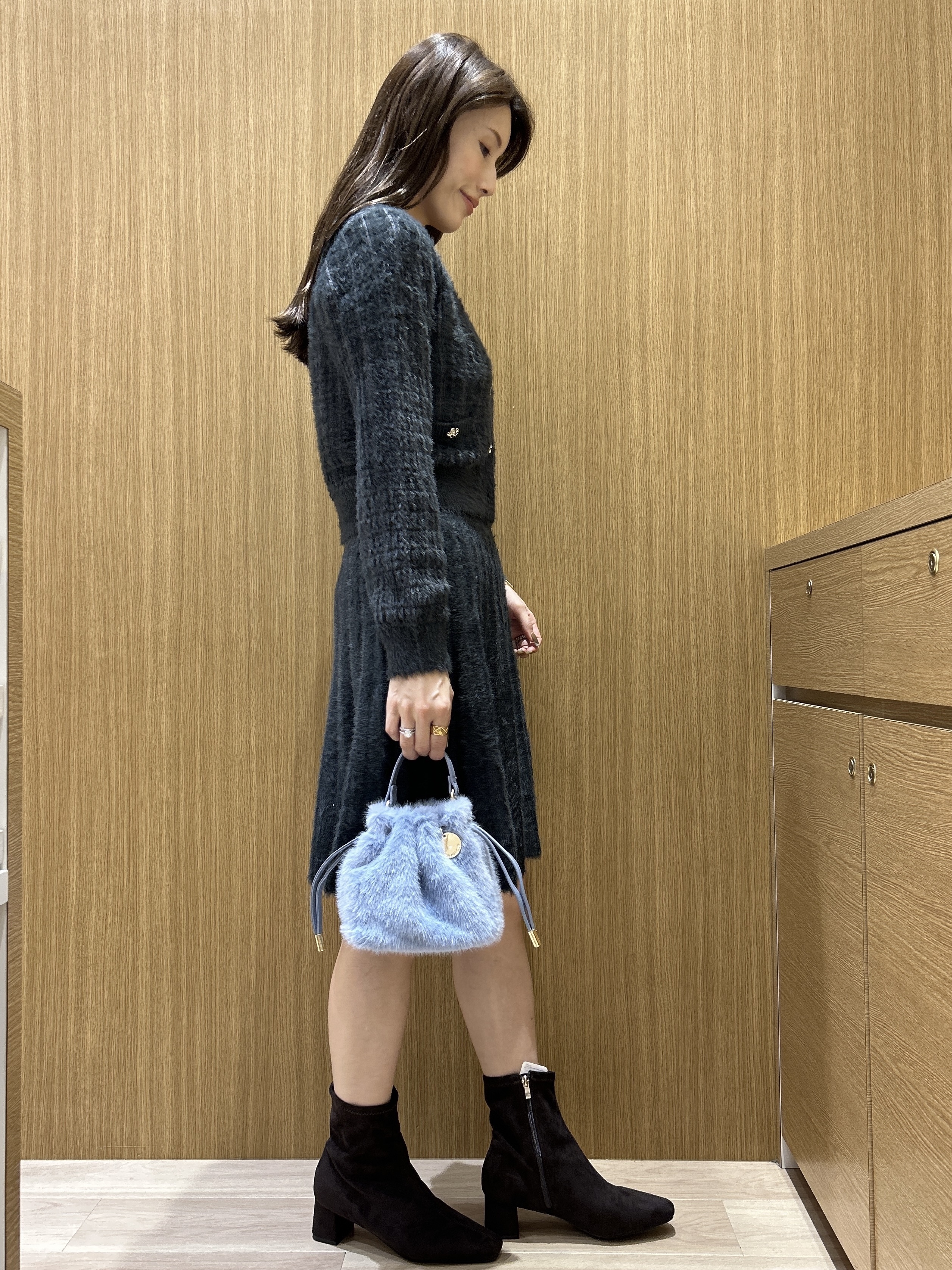 maiさんの「OPAQUE.CLIP｜【セットアップ】ツィード調フラワーボタンカーディガン《洗濯機OK／抗ピル》」を使ったコーディネート