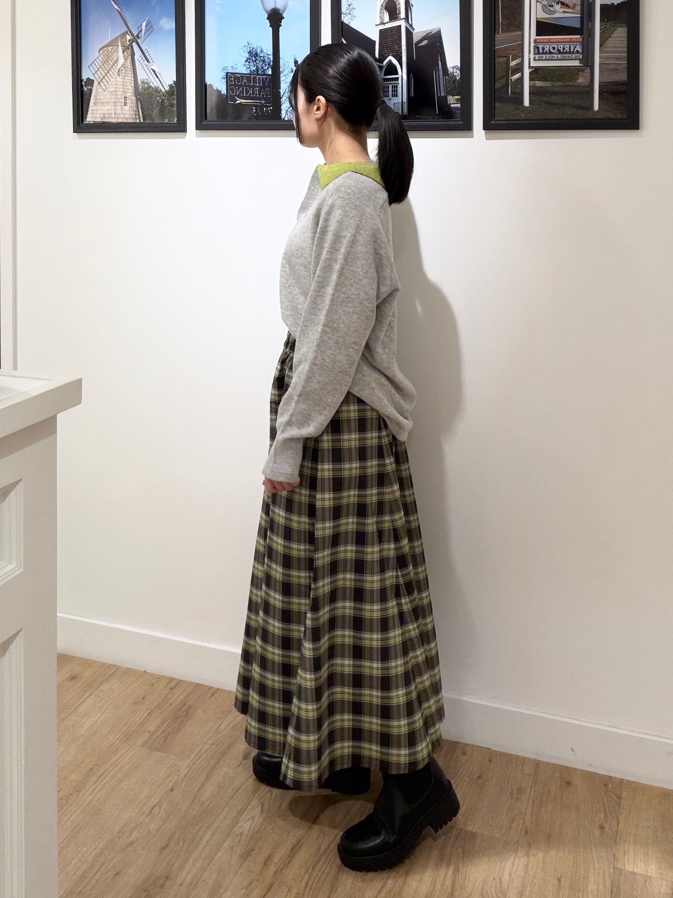 秦美里さんの「Dessin｜【洗える/ウエストゴム】チェック柄切り替えフレアスカート」を使ったコーディネート