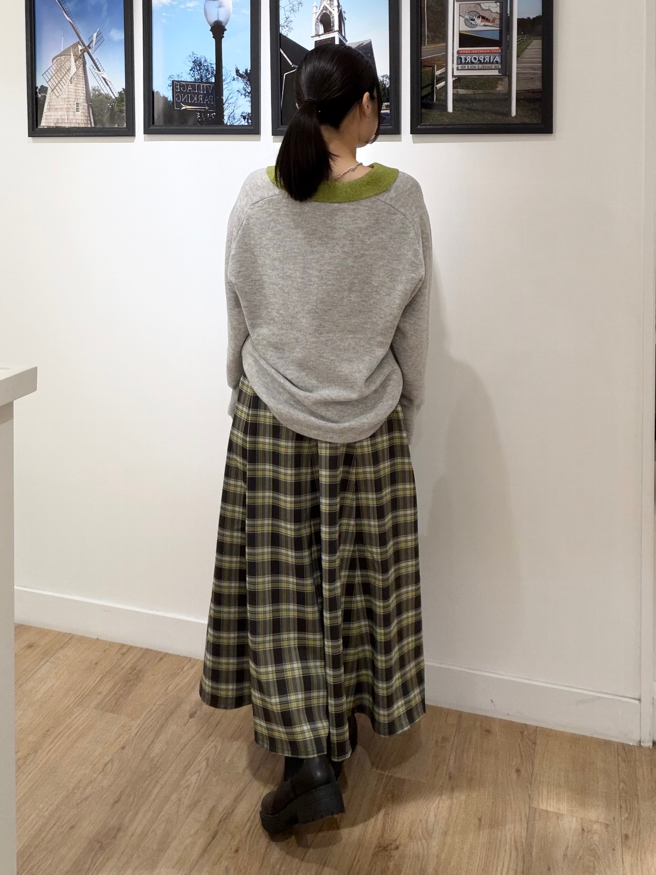 秦美里さんの「Dessin｜【洗える/ウエストゴム】チェック柄切り替えフレアスカート」を使ったコーディネート