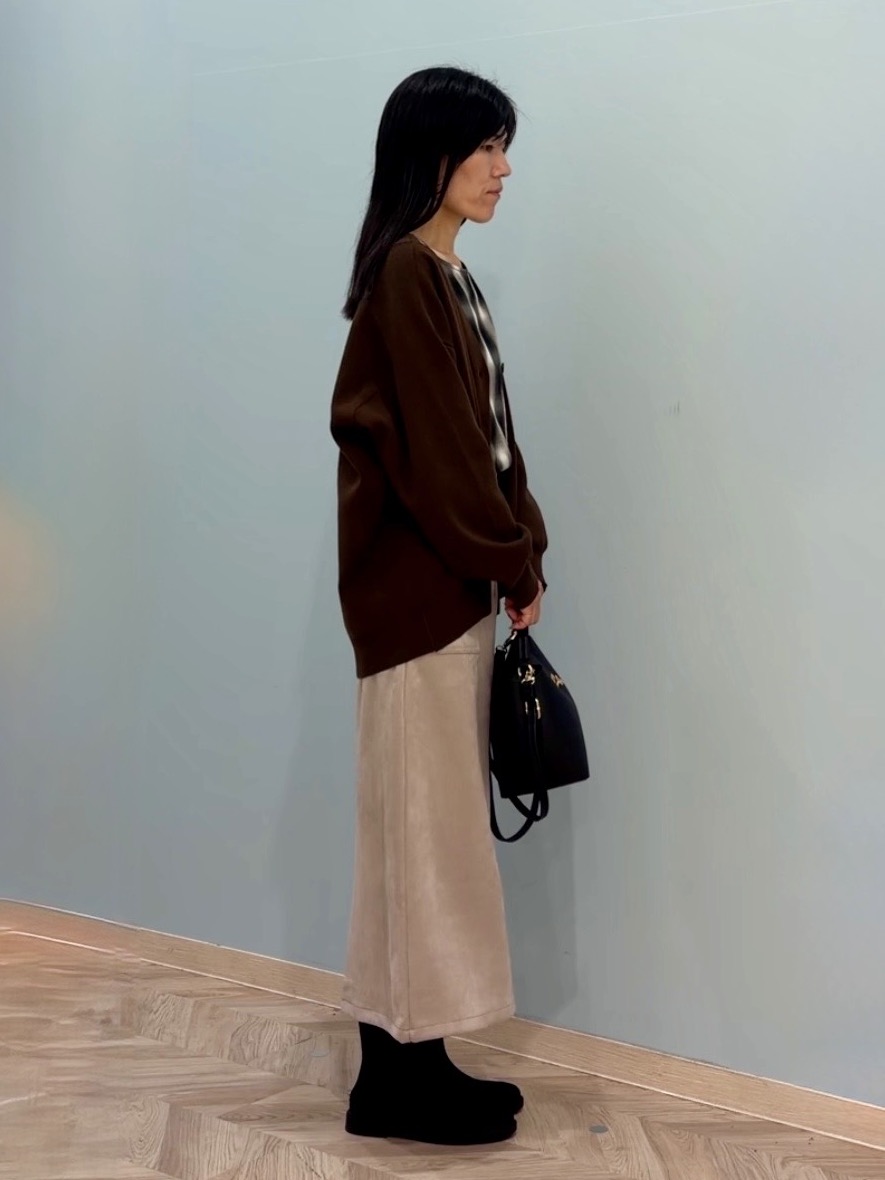 大西直穂さんの「SHOO･LA･RUE｜【毛玉になりにくい/S-LL/洗濯機可/体型カバー】Vネックゆったりカーディガン」を使ったコーディネート