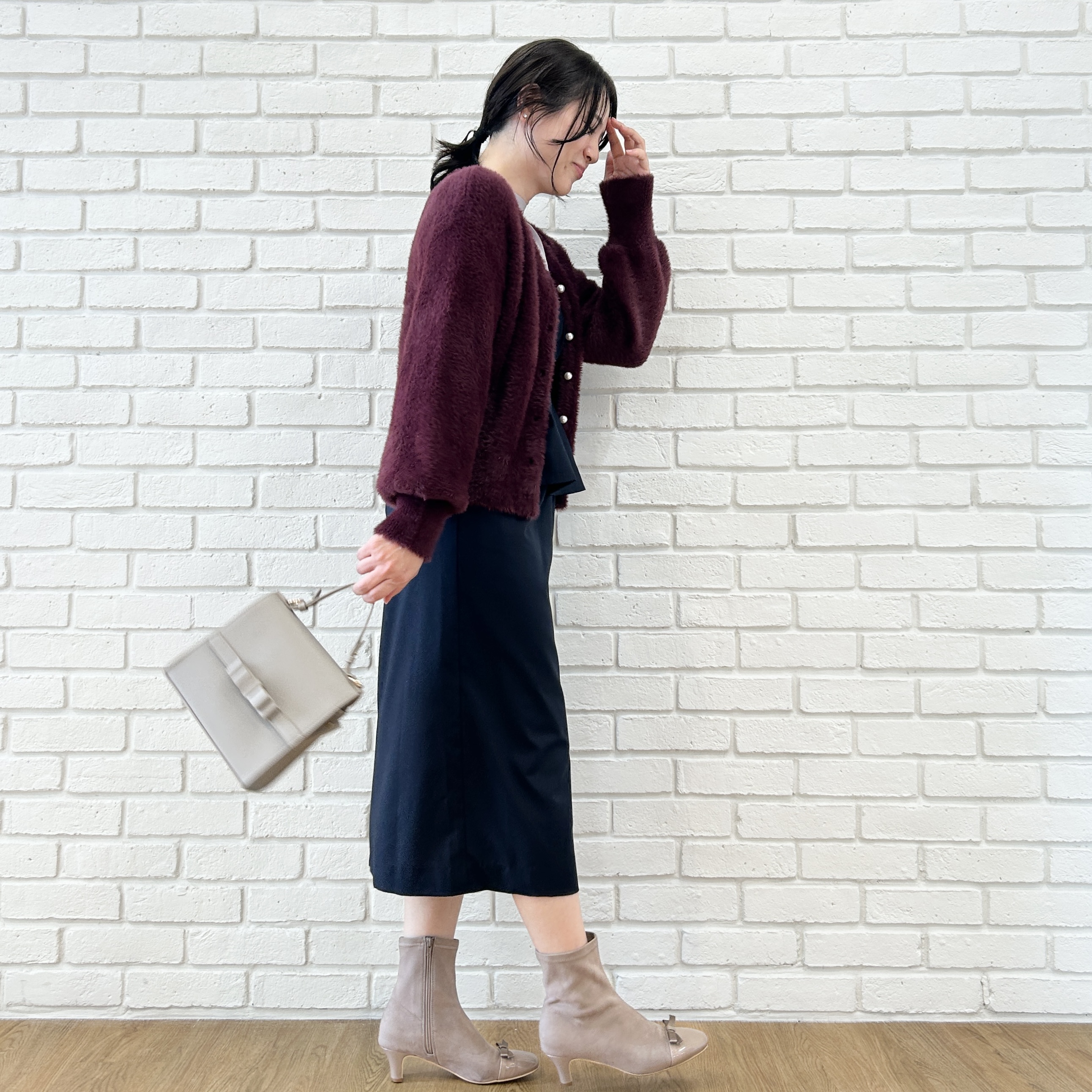 shinoさんの「Couture brooch｜【ふわふわフェザー】前後2WAY ニットカーディガン」を使ったコーディネート