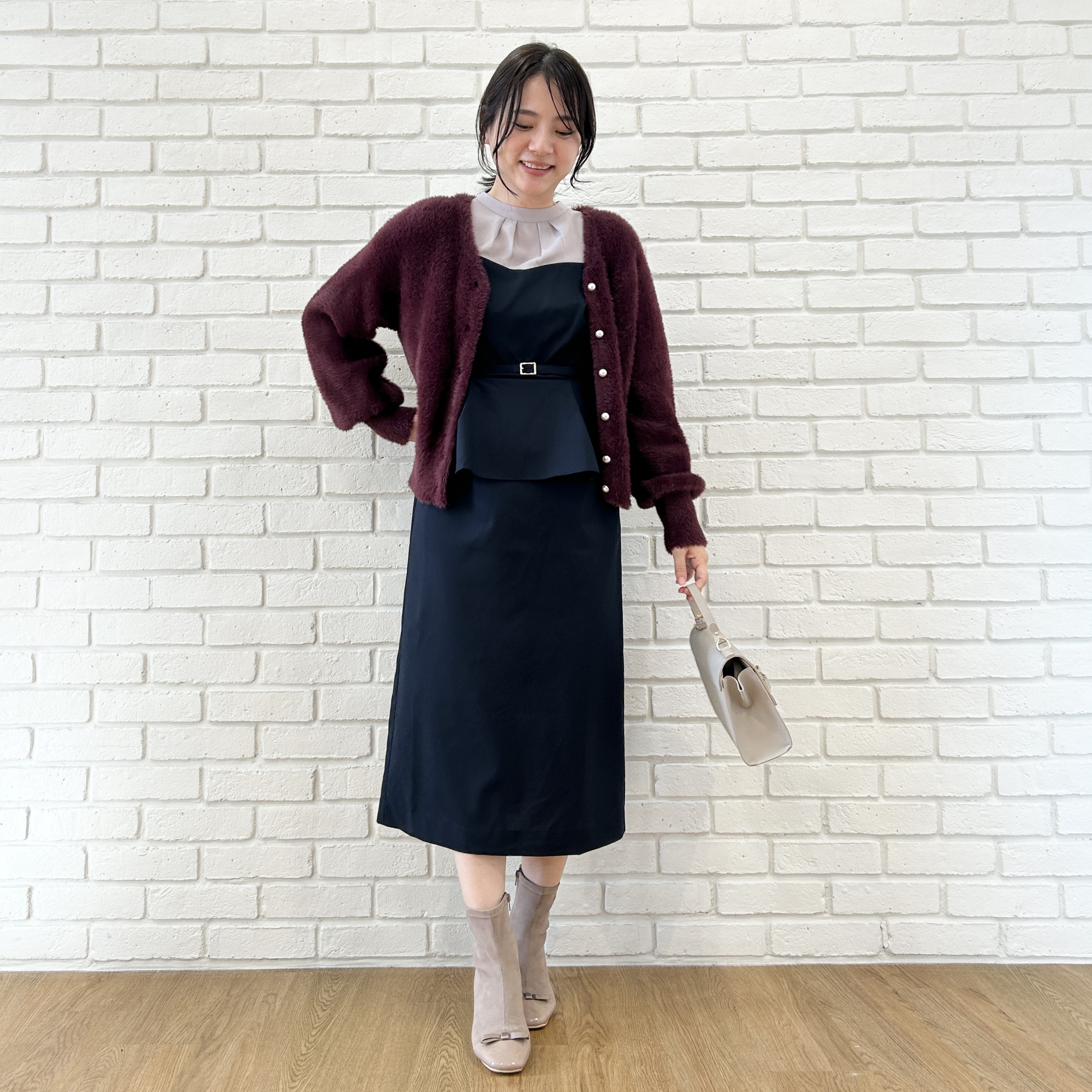 shinoさんの「Couture brooch｜【ふわふわフェザー】前後2WAY ニットカーディガン」を使ったコーディネート