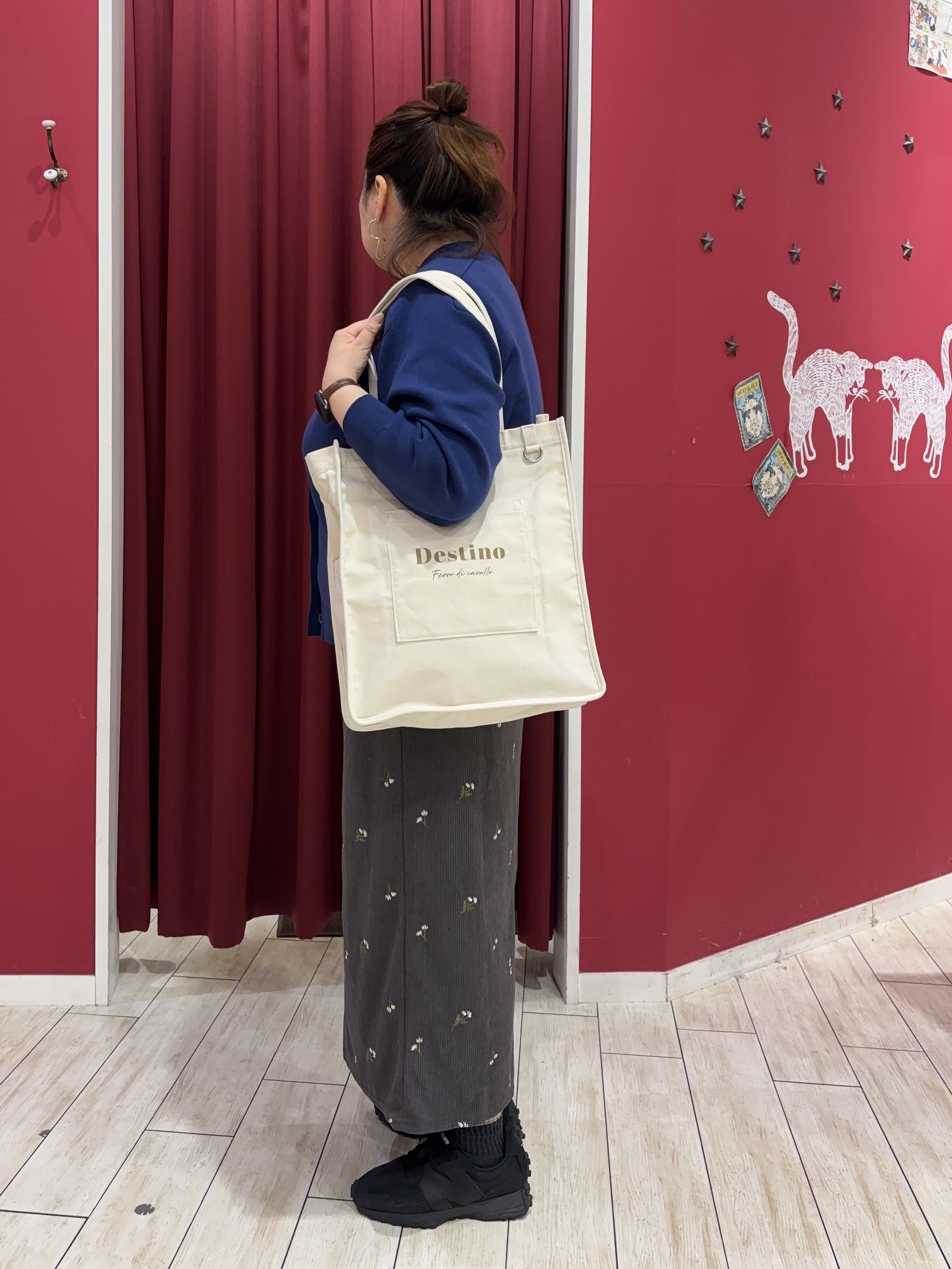 KOZAさんの「SHOO･LA･RUE｜【毛玉になりにくい/S-LL/洗濯機可/体型カバー】Vネックゆったりカーディガン」を使ったコーディネート