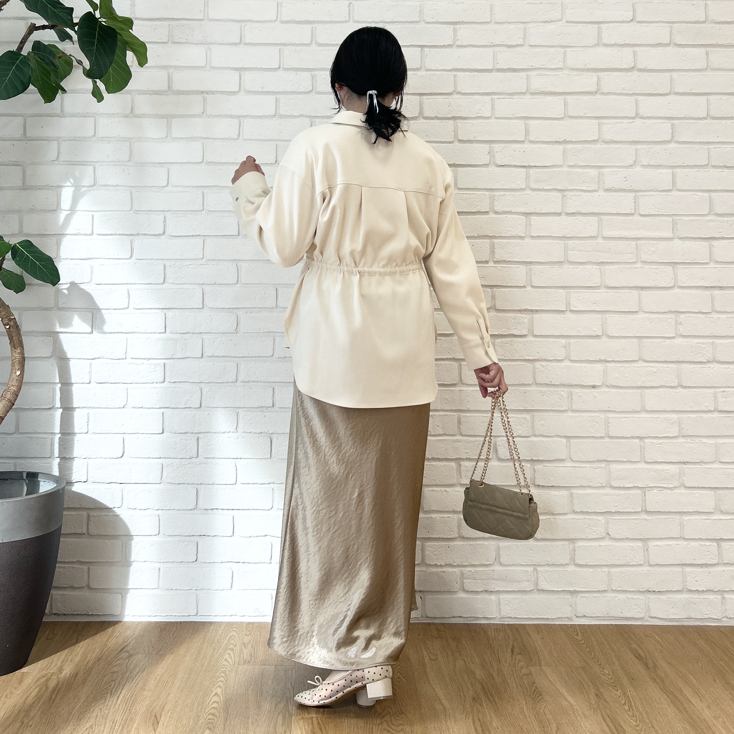 shinoさんの「Couture brooch｜【一枚着でも、羽織ってもOK】起毛ツイルCPOシャツジャケット」を使ったコーディネート