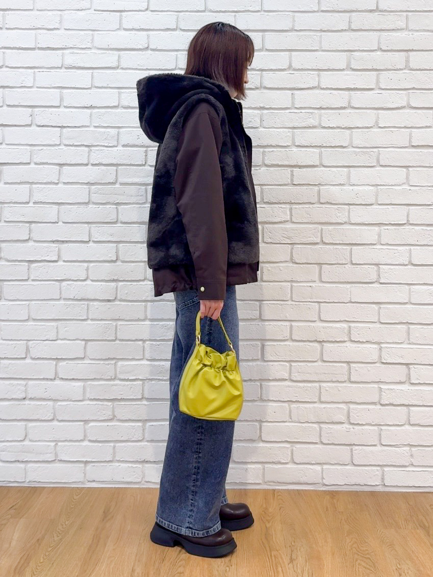 𝐜𝐡𝐢𝐤𝐚さんの「SHOO･LA･RUE｜【洗濯機可/撥水/マルチWAY】ファーライナー付き 毎日欲張りマンパ」を使ったコーディネート