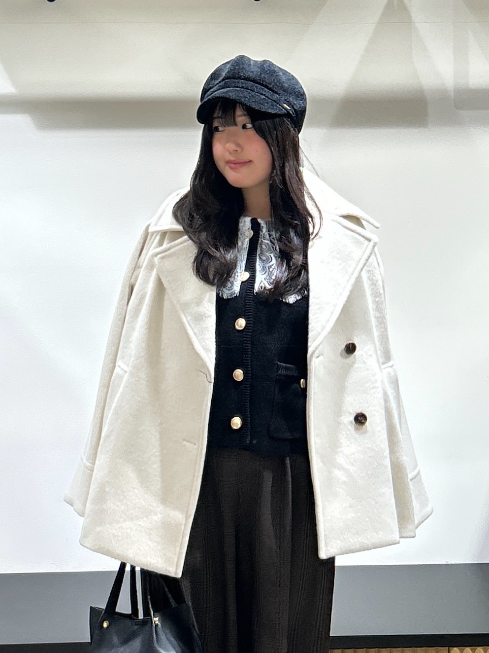 sayaさんの「OPAQUE.CLIP｜カシミヤブレンドウール ミドルピーコート」を使ったコーディネート