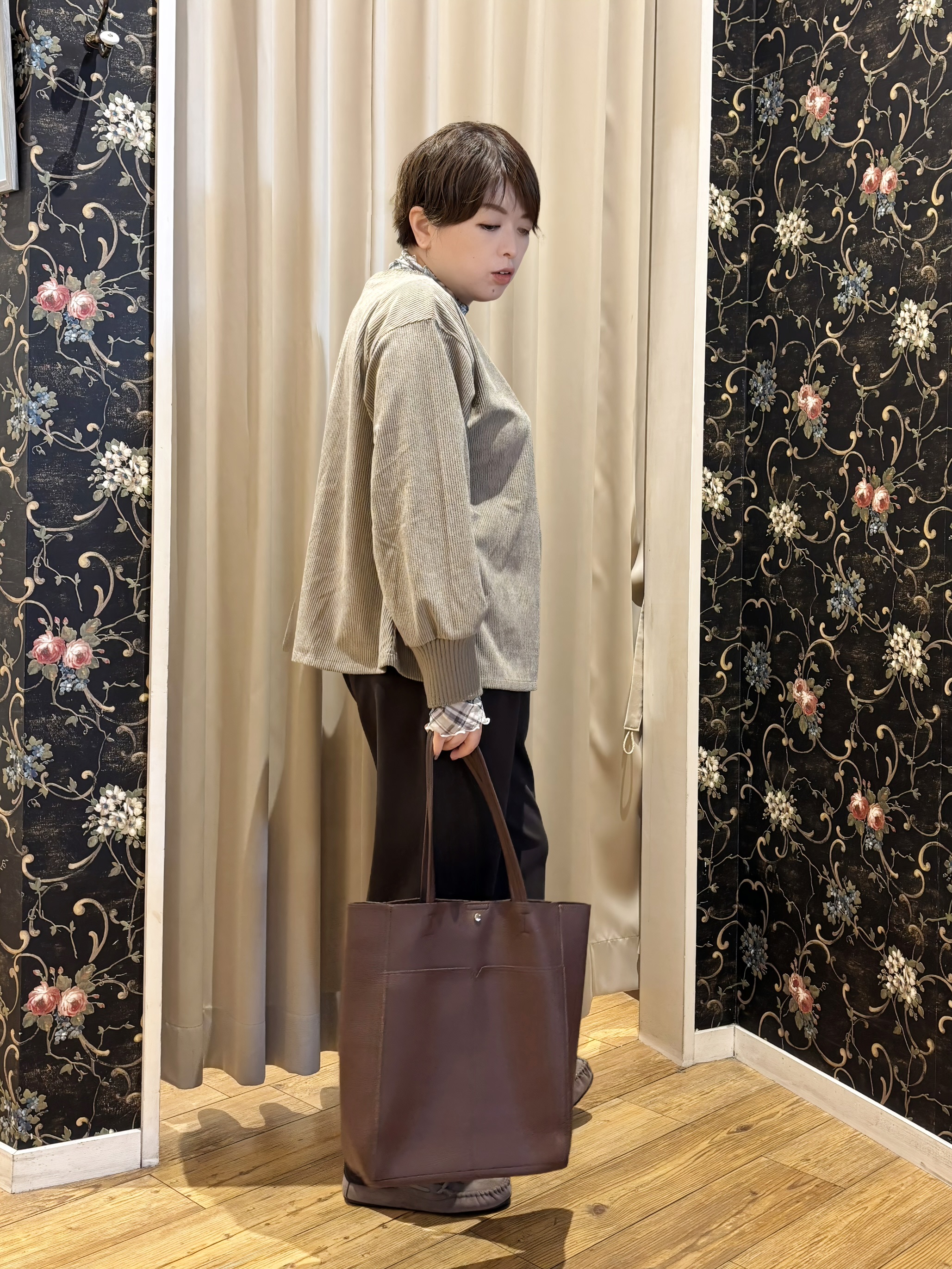 たみさんの「SHOO･LA･RUE｜【S-LL/洗濯機可/前後2WAY】大人カジュアルにきまる コーデュロイトップス」を使ったコーディネート