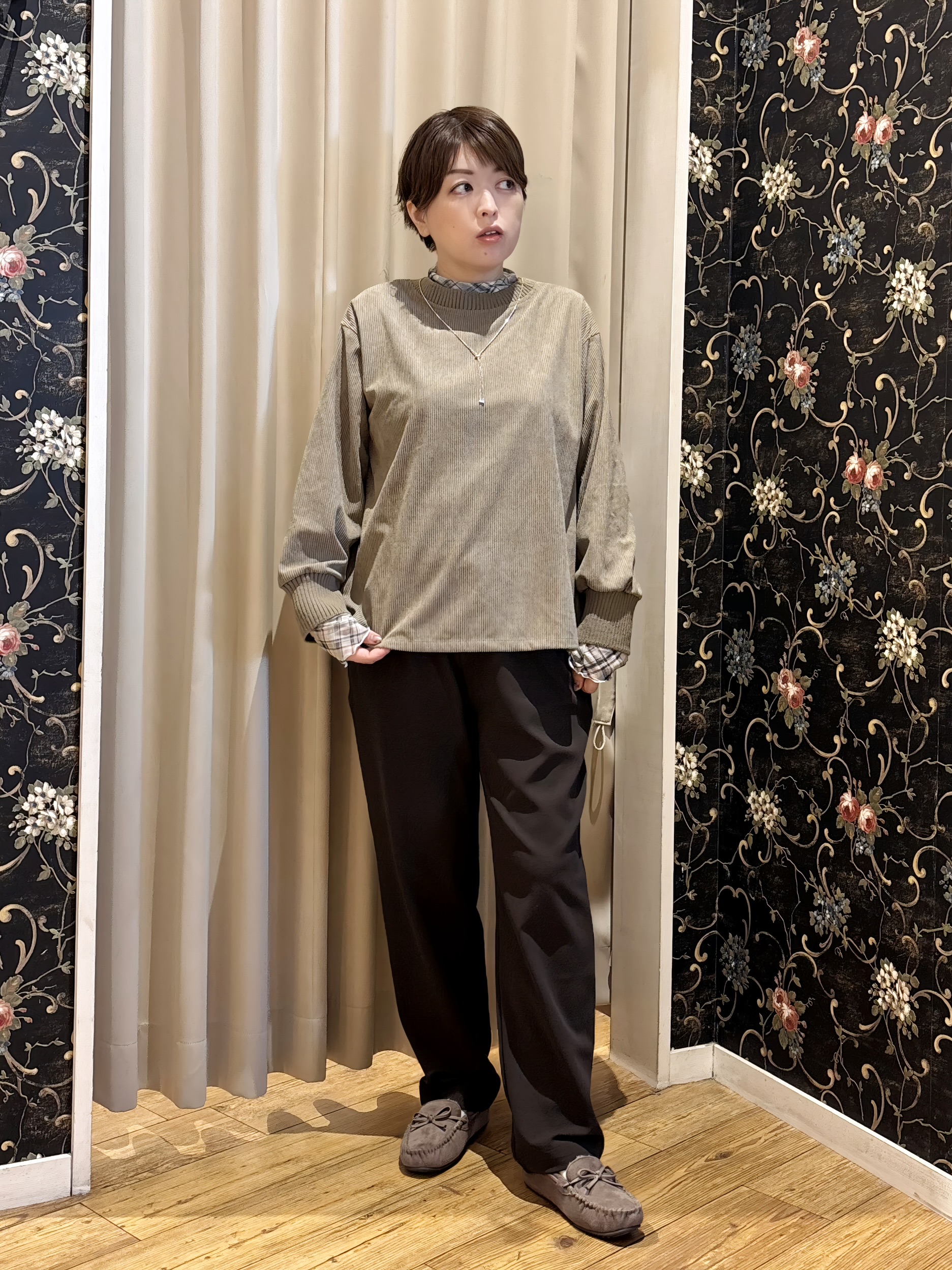 たみさんの「SHOO･LA･RUE｜【S-LL/洗濯機可/前後2WAY】大人カジュアルにきまる コーデュロイトップス」を使ったコーディネート