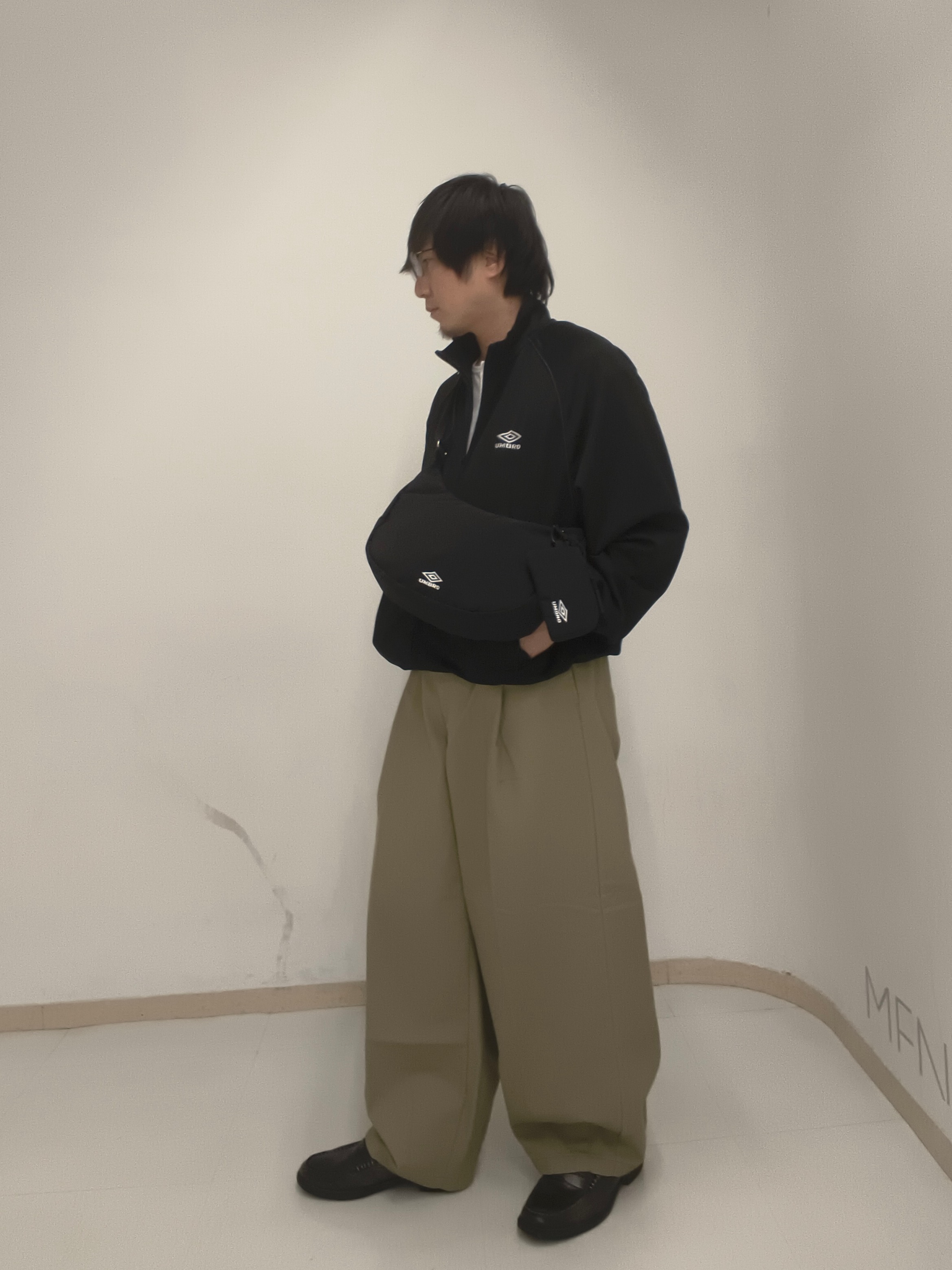 サクライさんの「tk.TAKEO KIKUCHI｜【UMBROコラボ】2WAYトラックジャケット／セットアップOK」を使ったコーディネート