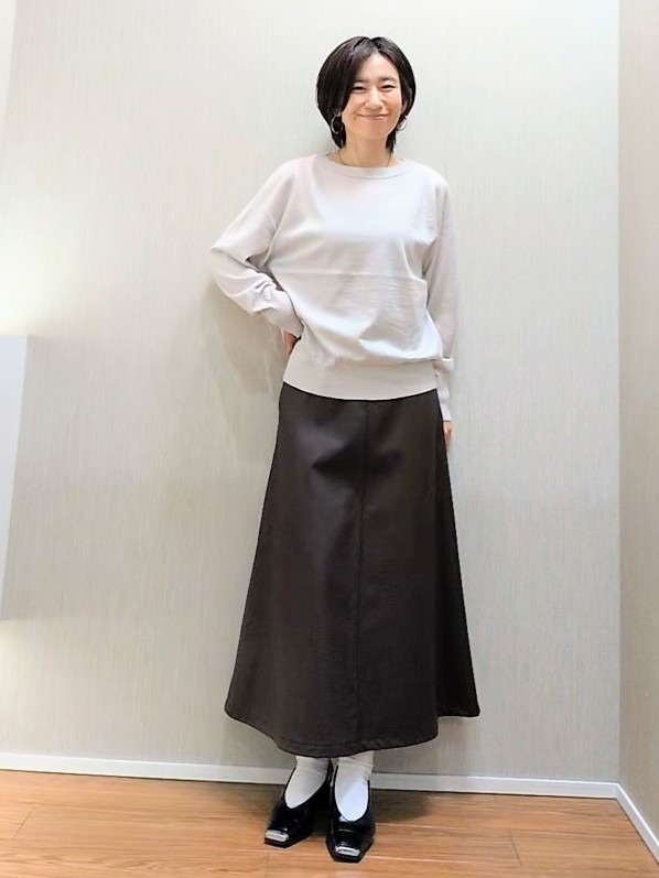 ミズタさんの「UNTITLED｜【アンサンブル可能/オンオフ使える】シルクウールカシミヤプルオーバー」を使ったコーディネート