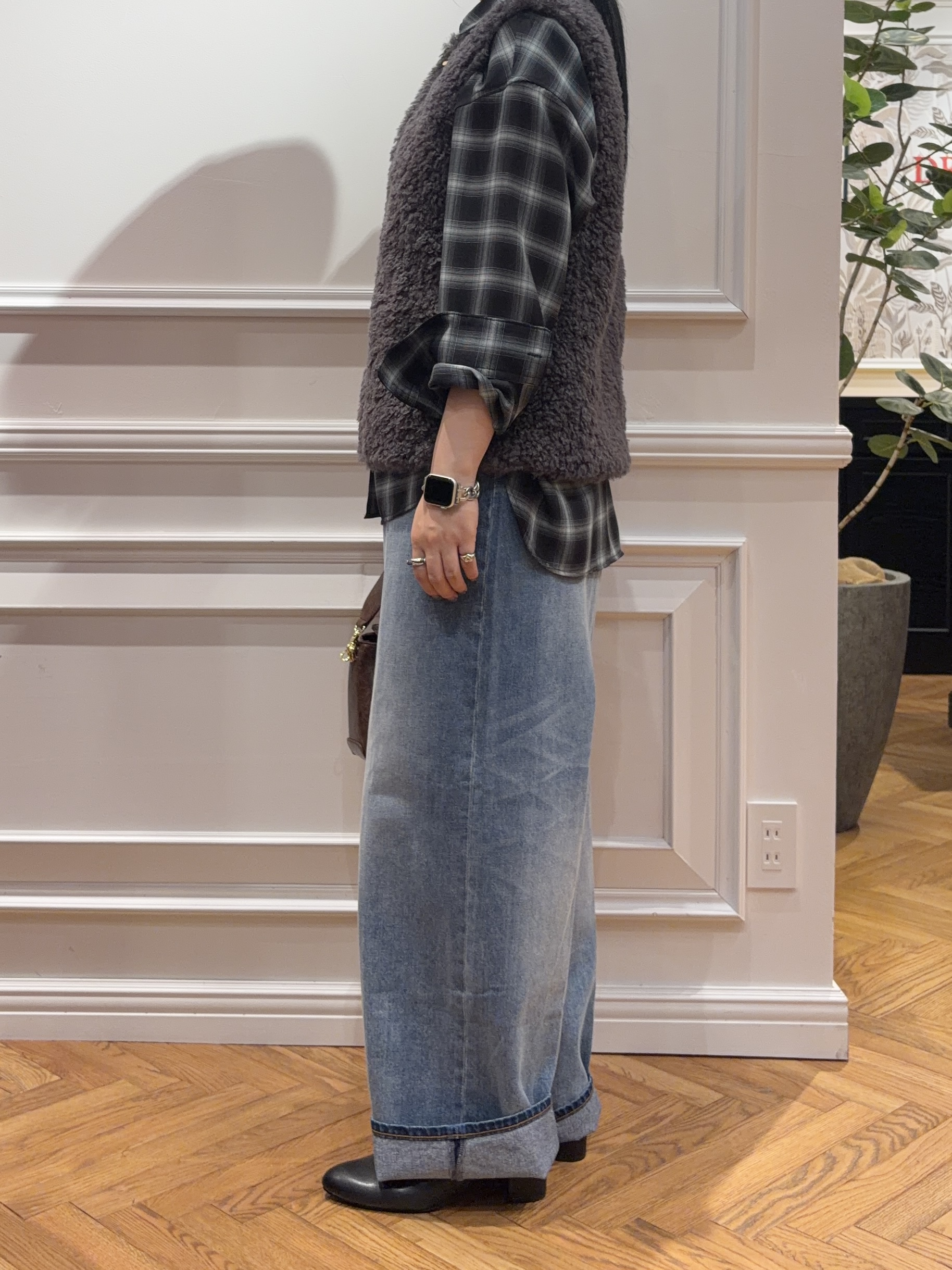 SAKAIさんの「DRESSTERIOR｜【ウォッシャブル】ビエラオンブレチェックシャツ」を使ったコーディネート