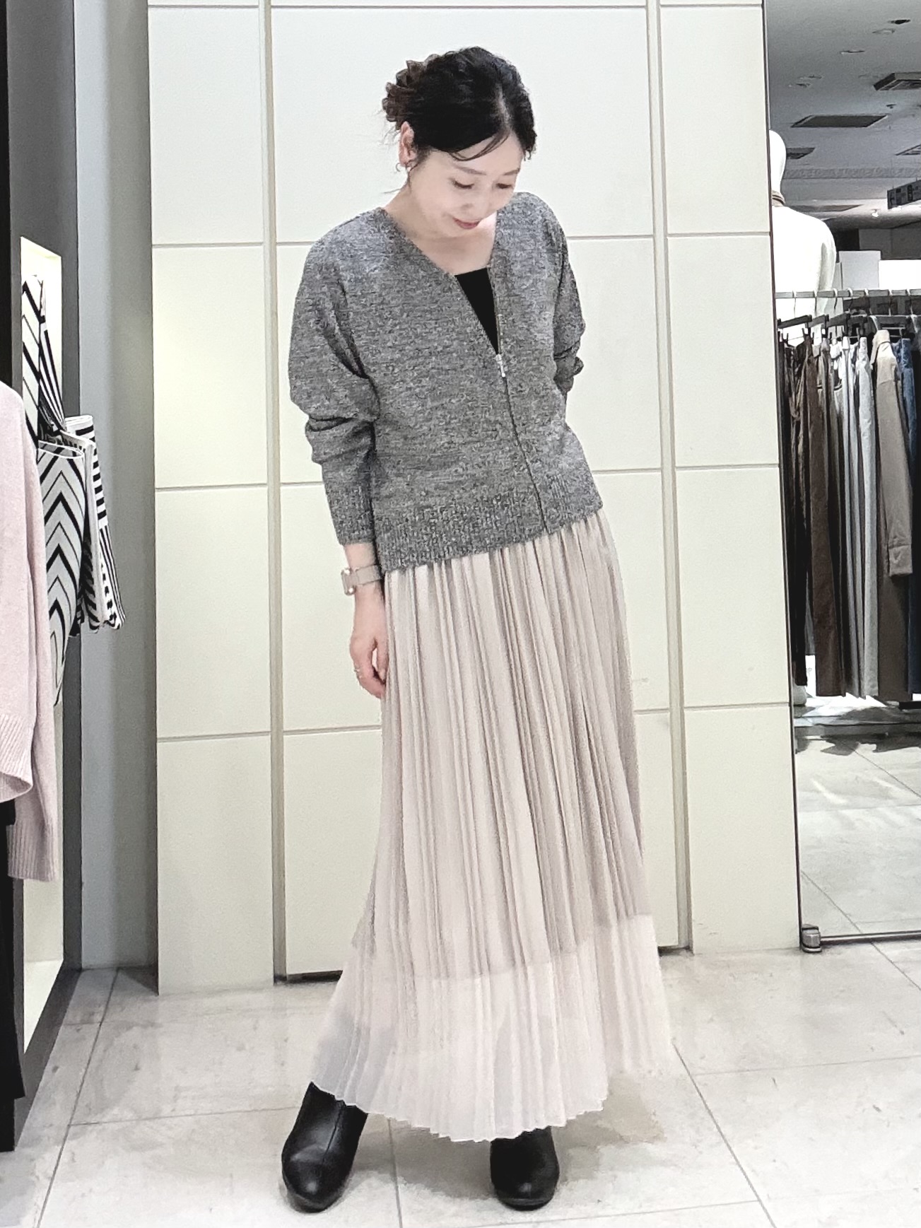 mori.さんの「UNTITLED｜【店頭人気！】杢調ジップカーディガン」を使ったコーディネート