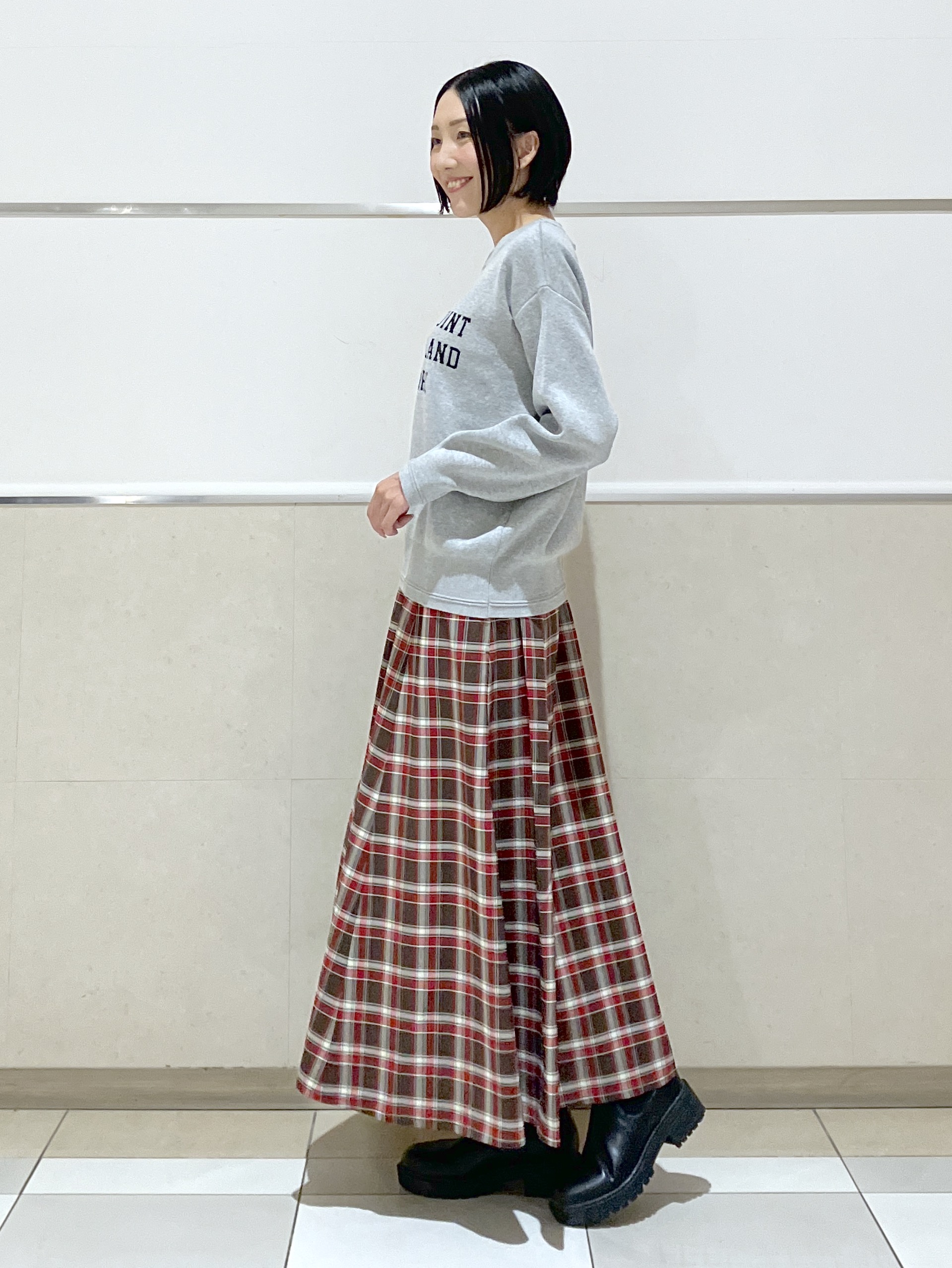 eriko さんの「Dessin｜【店頭人気/洗濯機OK/秋レイヤード】スウェットライク ロゴニット」を使ったコーディネート