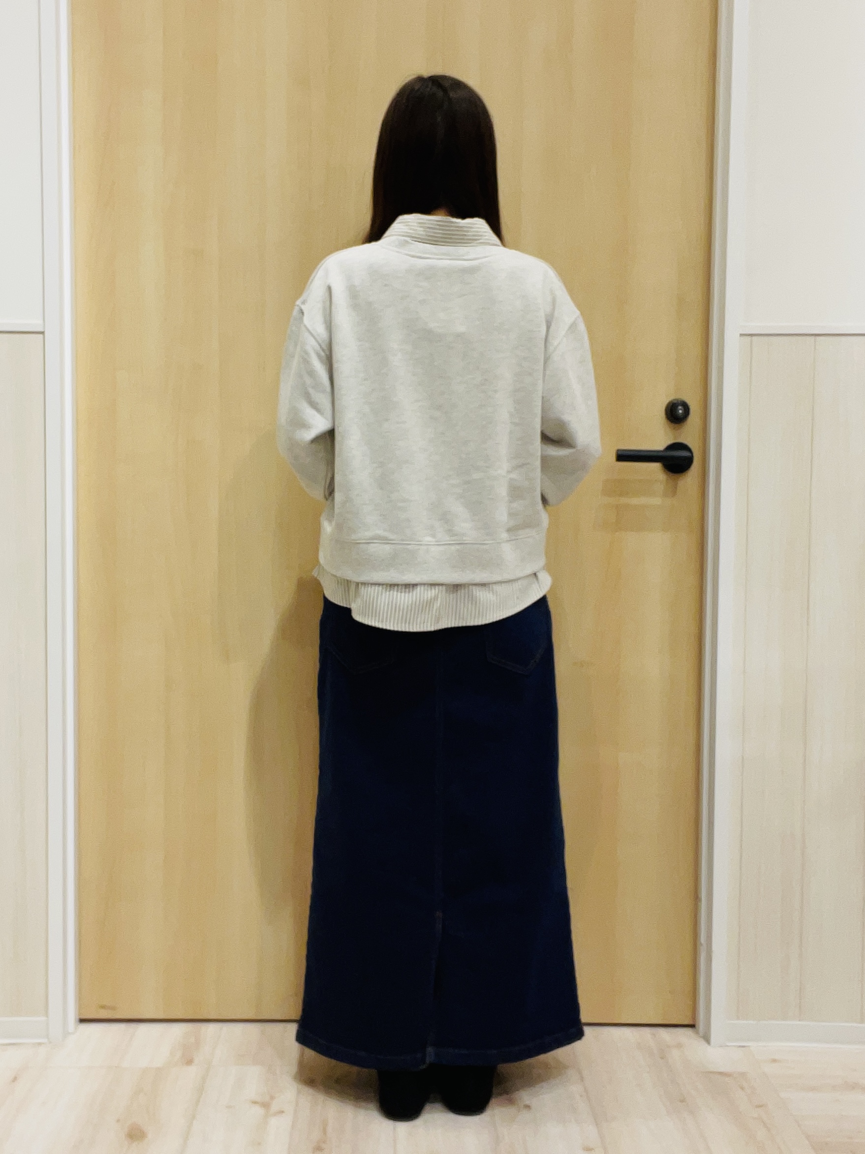 minamiさんの「SHOO･LA･RUE｜【S-LL/洗濯機可】一枚でレイヤード感が完成する シャツドッキング裏毛トップス」を使ったコーディネート