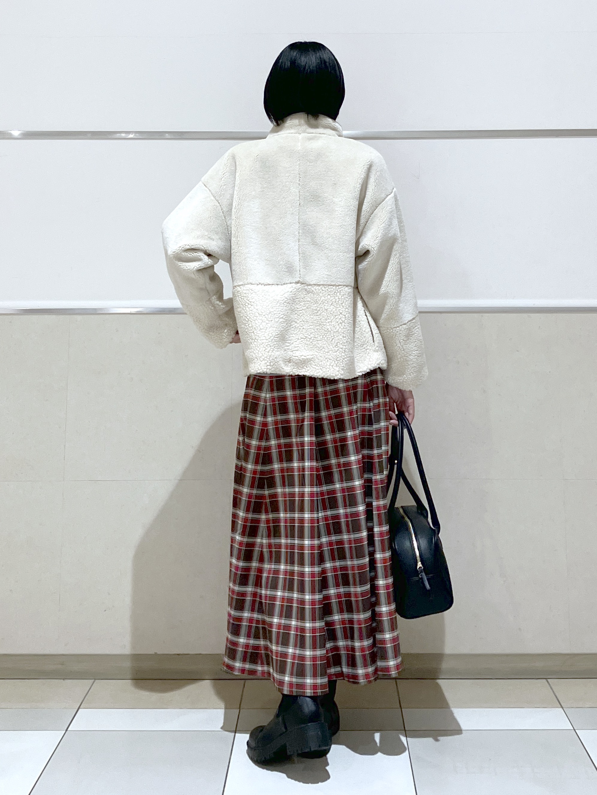 eriko さんの「Dessin｜【店頭人気/洗濯機OK/秋レイヤード】スウェットライク ロゴニット」を使ったコーディネート