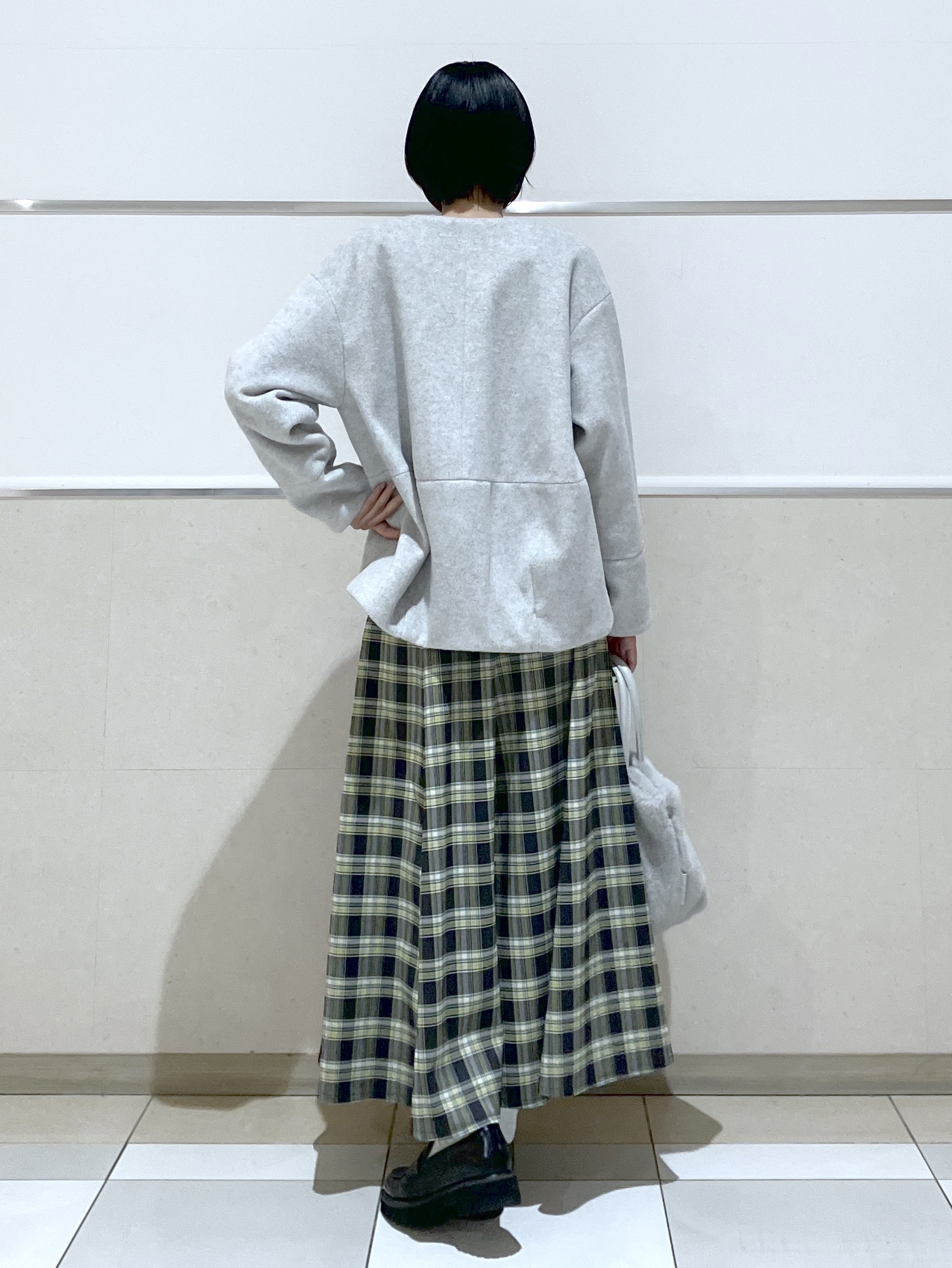 eriko さんの「Dessin｜【洗濯機OK/サスティナブル/6色展開】編地切替ラグラン ニットプルオーバー」を使ったコーディネート
