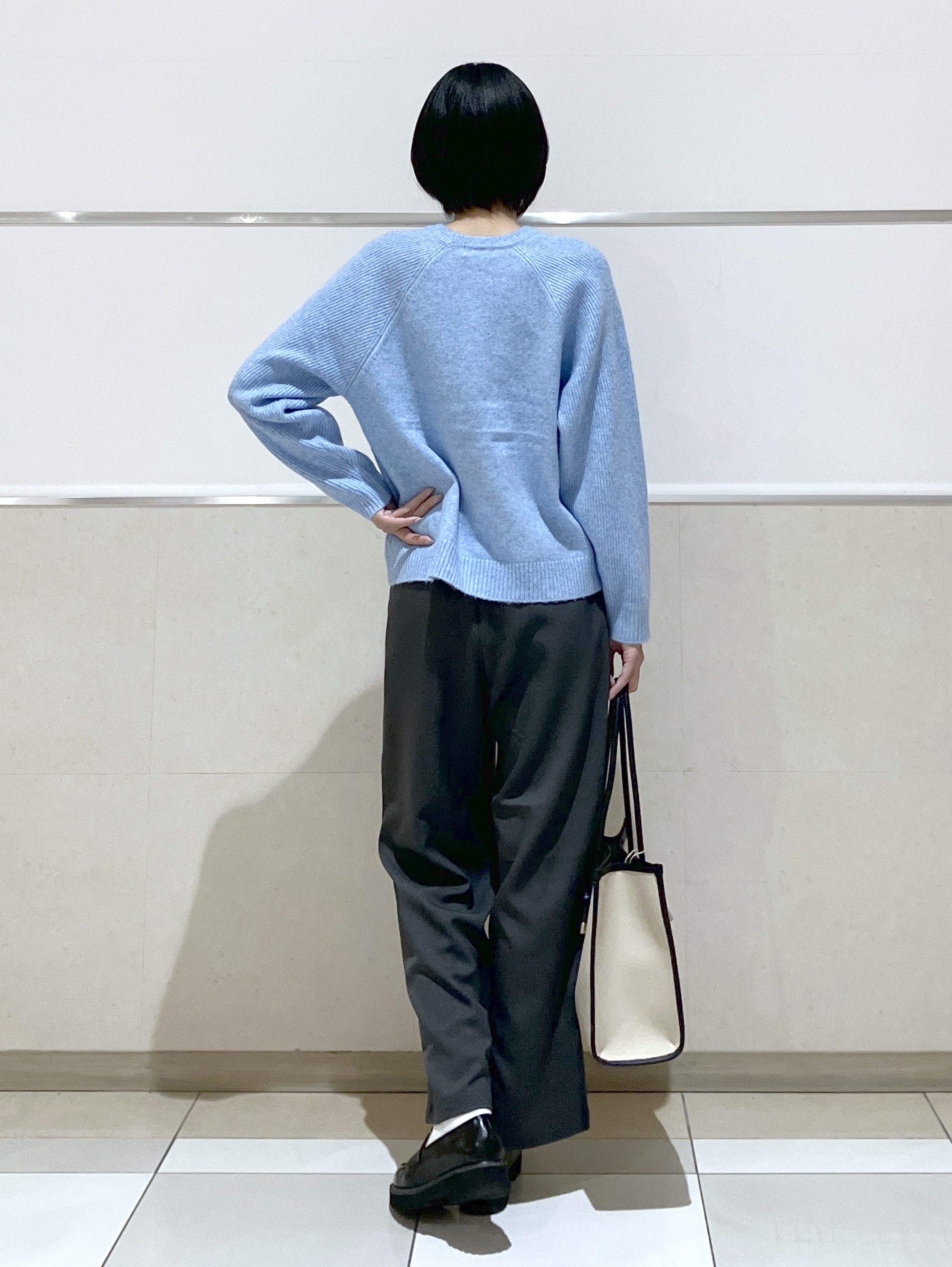 eriko さんの「Dessin｜【洗濯機OK/サスティナブル/6色展開】編地切替ラグラン ニットプルオーバー」を使ったコーディネート