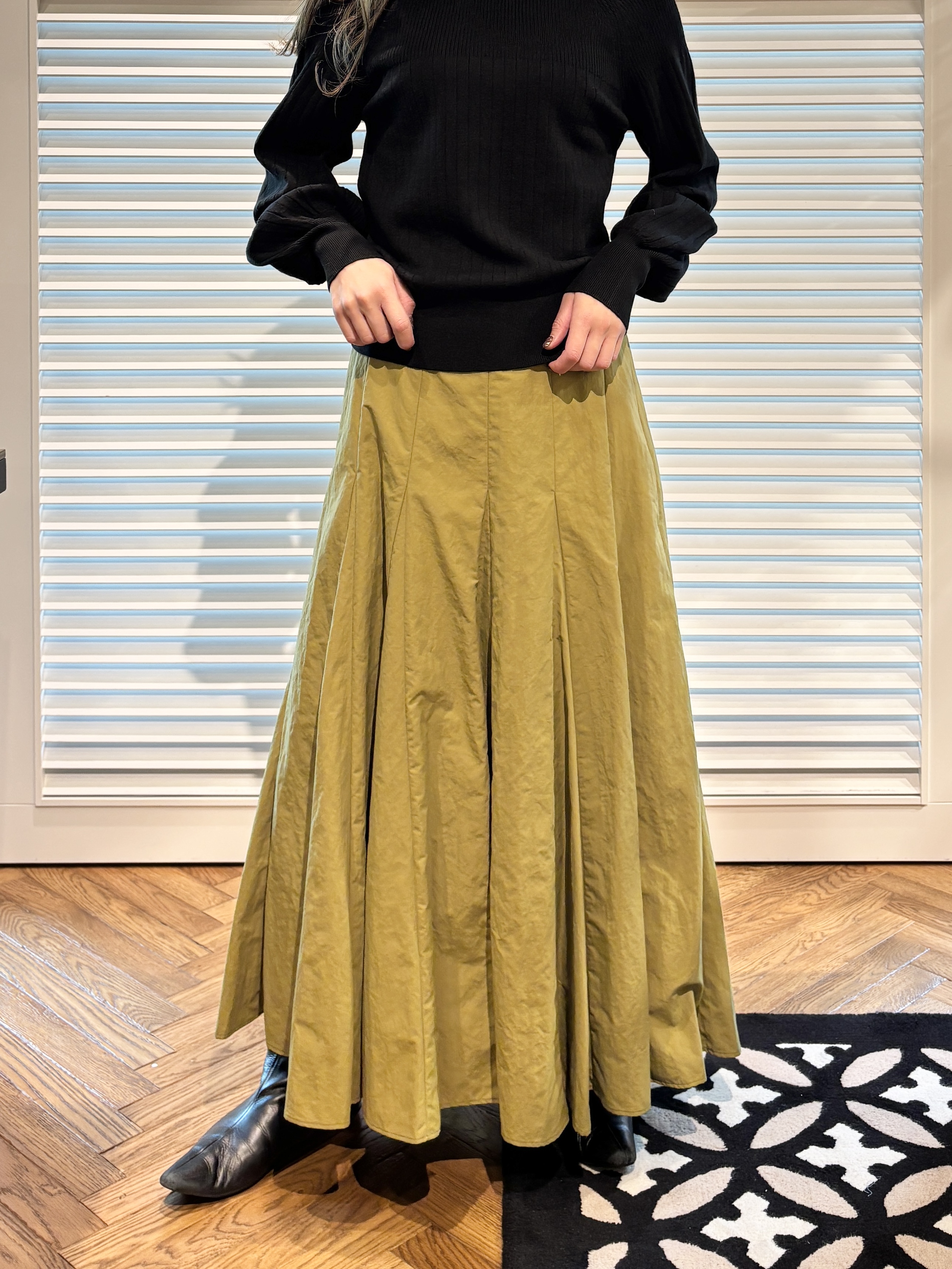清水夏姫さんの「DRESSTERIOR｜Dhyana．（ディアナドット）&times;金子綾 ロングブーツ」を使ったコーディネート