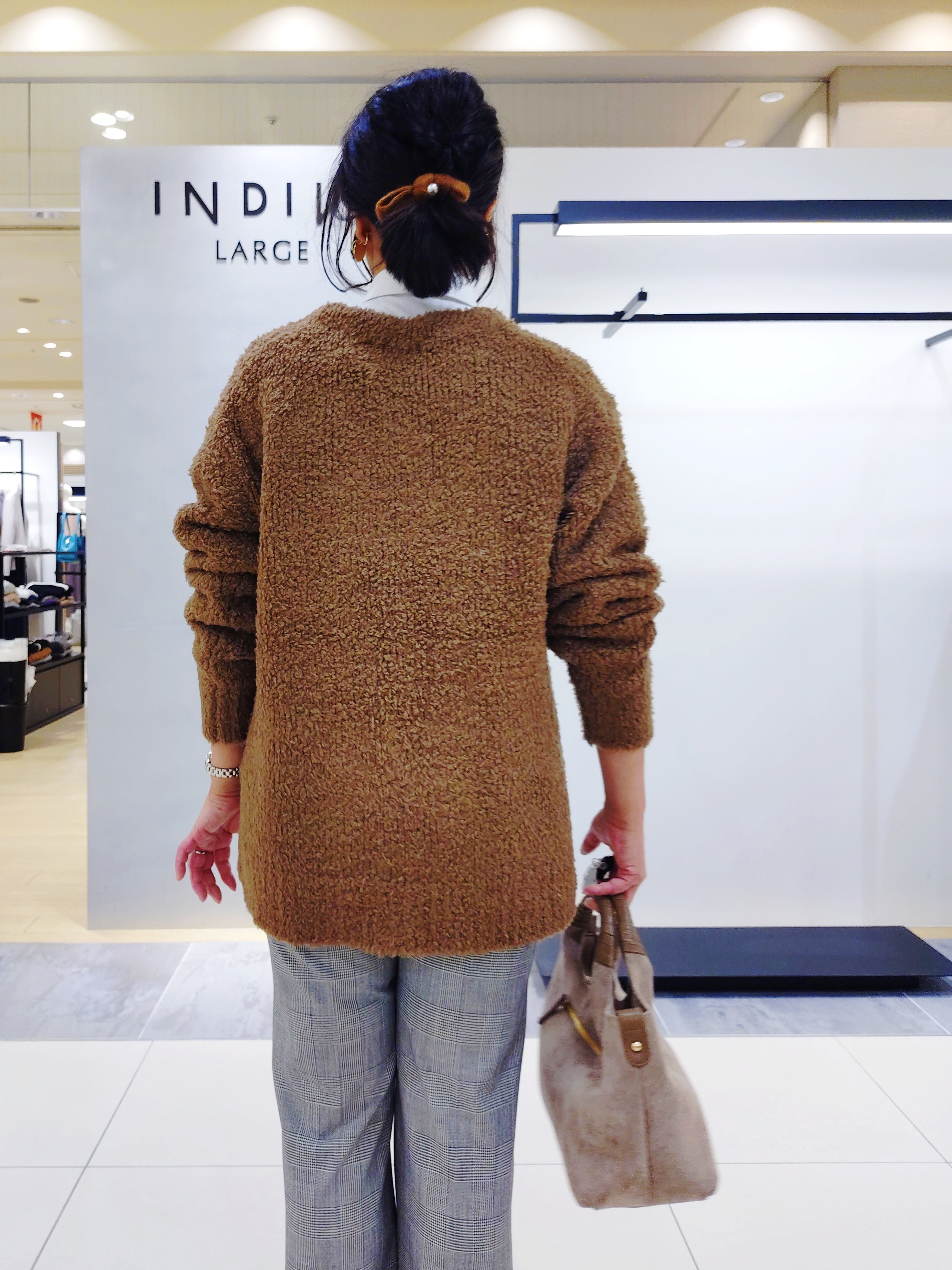 TOMOMIさんの「INDIVI｜【ストレッチ◎】取外し可ボウタイシャツ」を使ったコーディネート