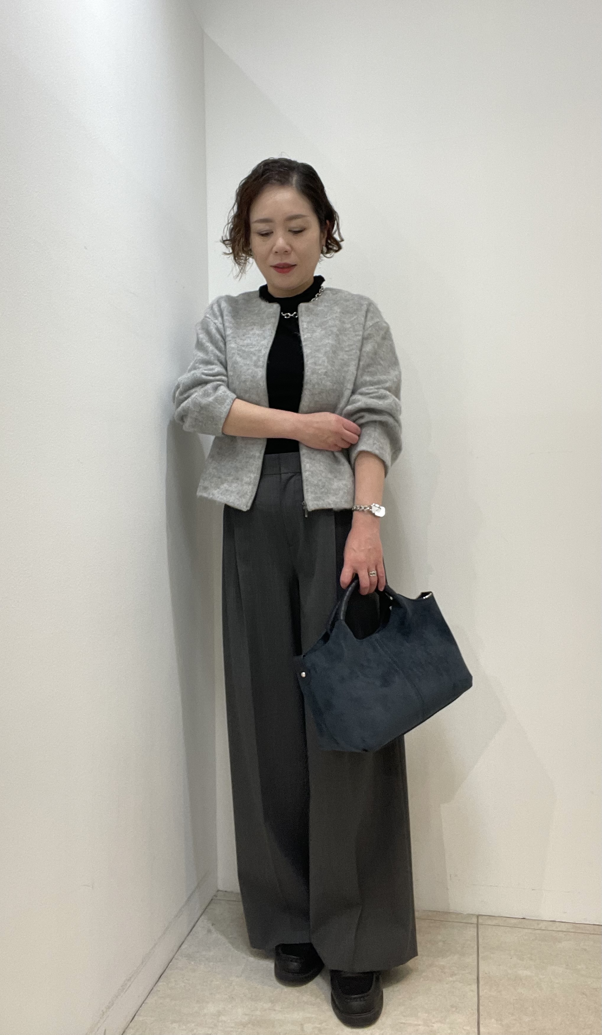 Wachiさんの「UNTITLED｜【軽アウター/秋羽織り】シャギージップカーデ」を使ったコーディネート