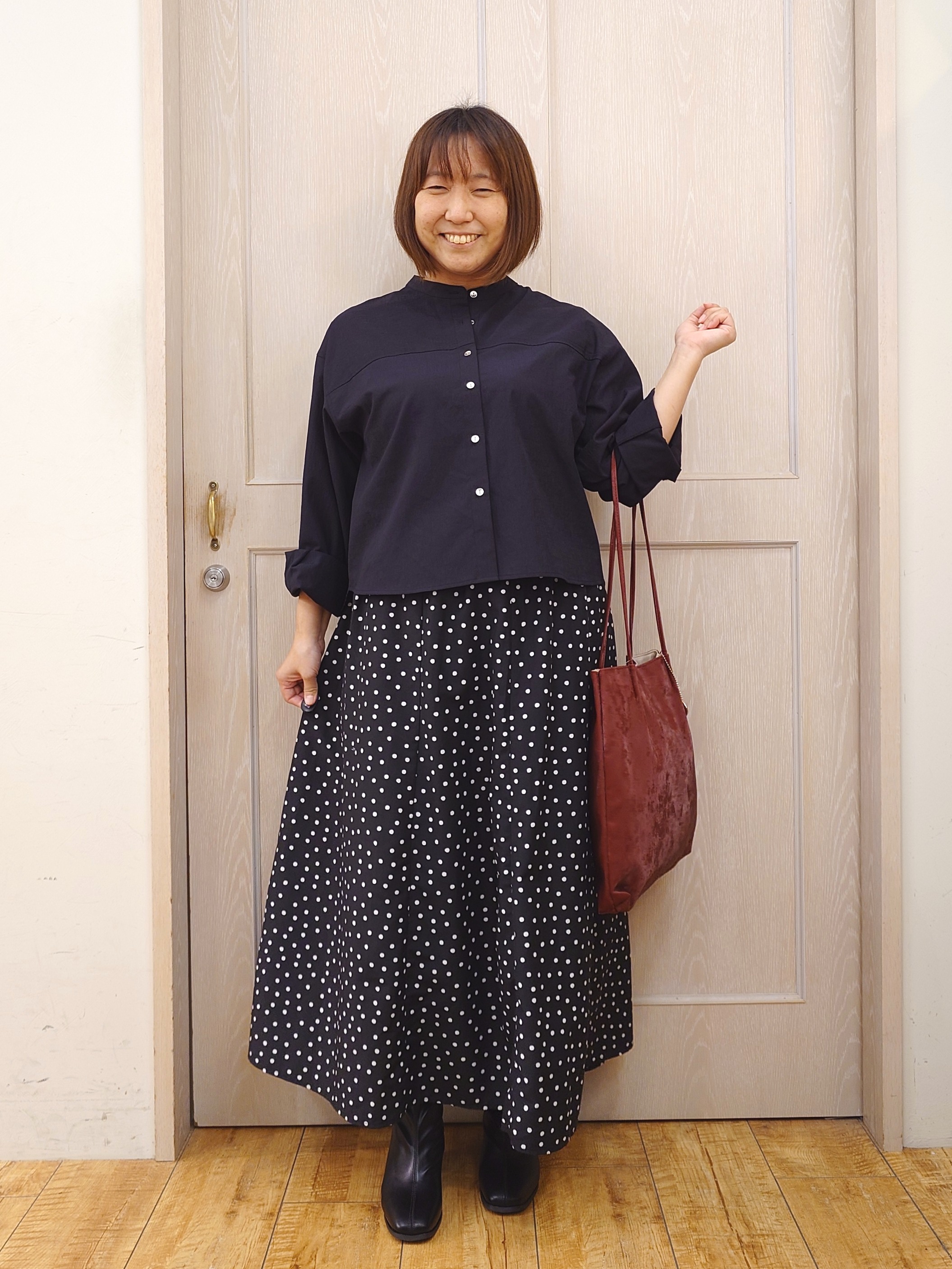 とろろさんの「SHOO･LA･RUE｜【通気性〇/S-LL/洗濯機可】さらりと心地よい。ノーカラーシャツ」を使ったコーディネート